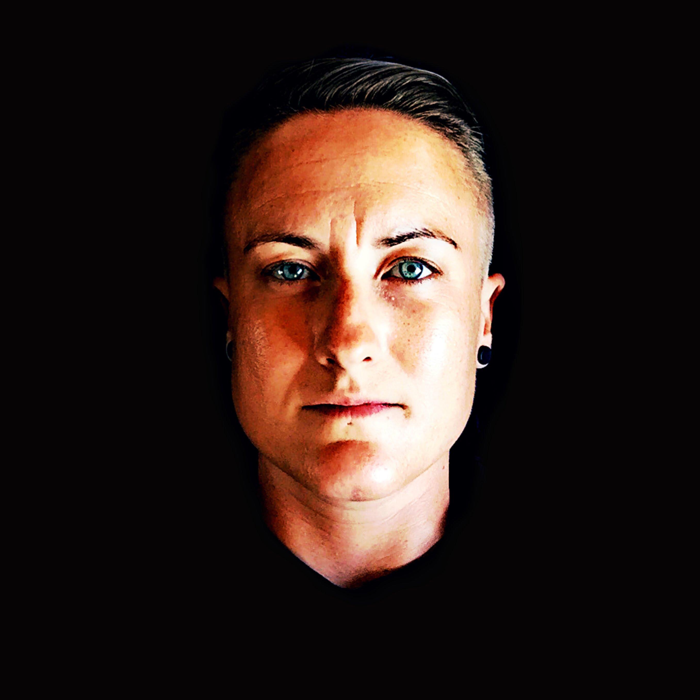 actor Ro Rowan large photo