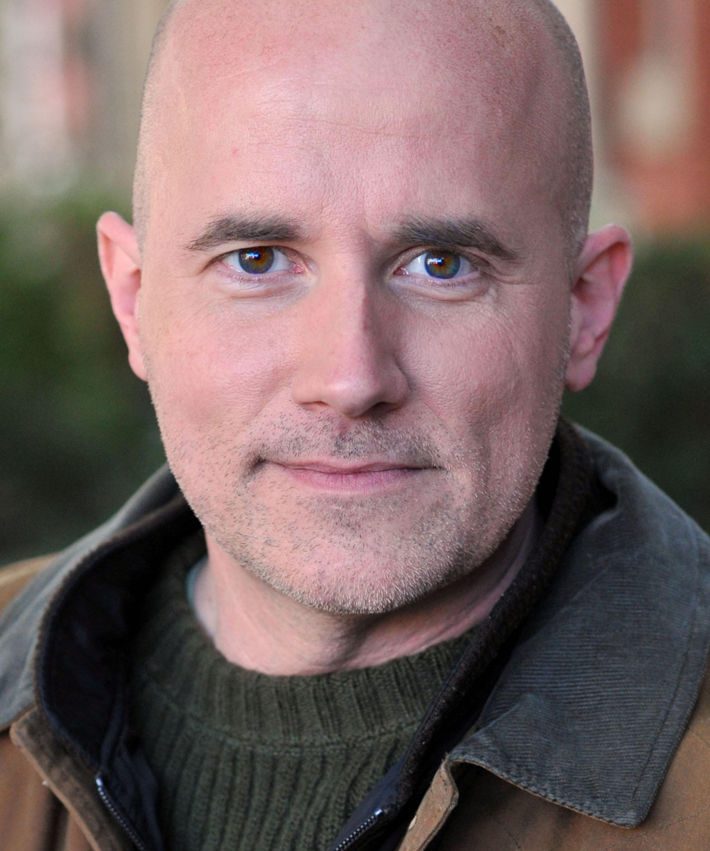 actor Shaun Irving large photo