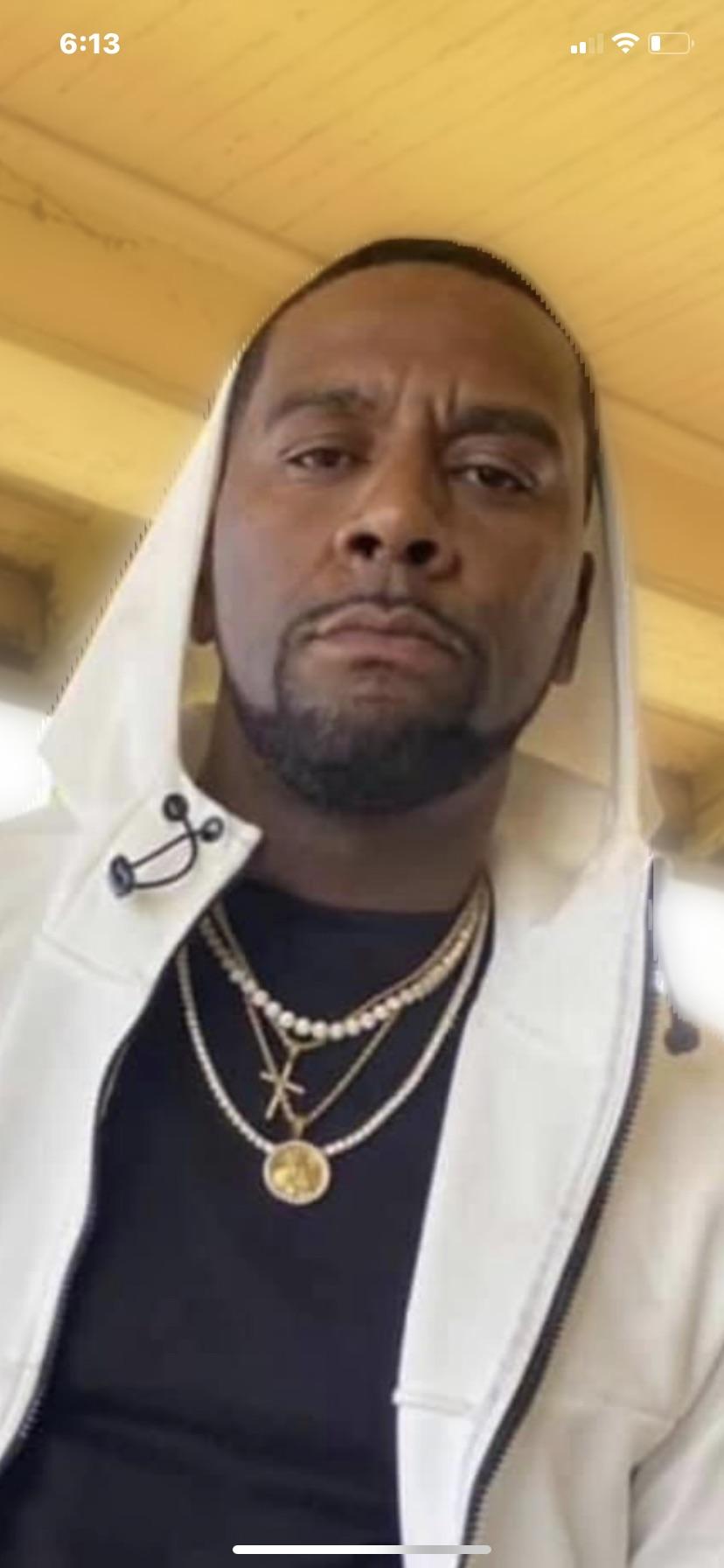 actor Julian Shells large photo