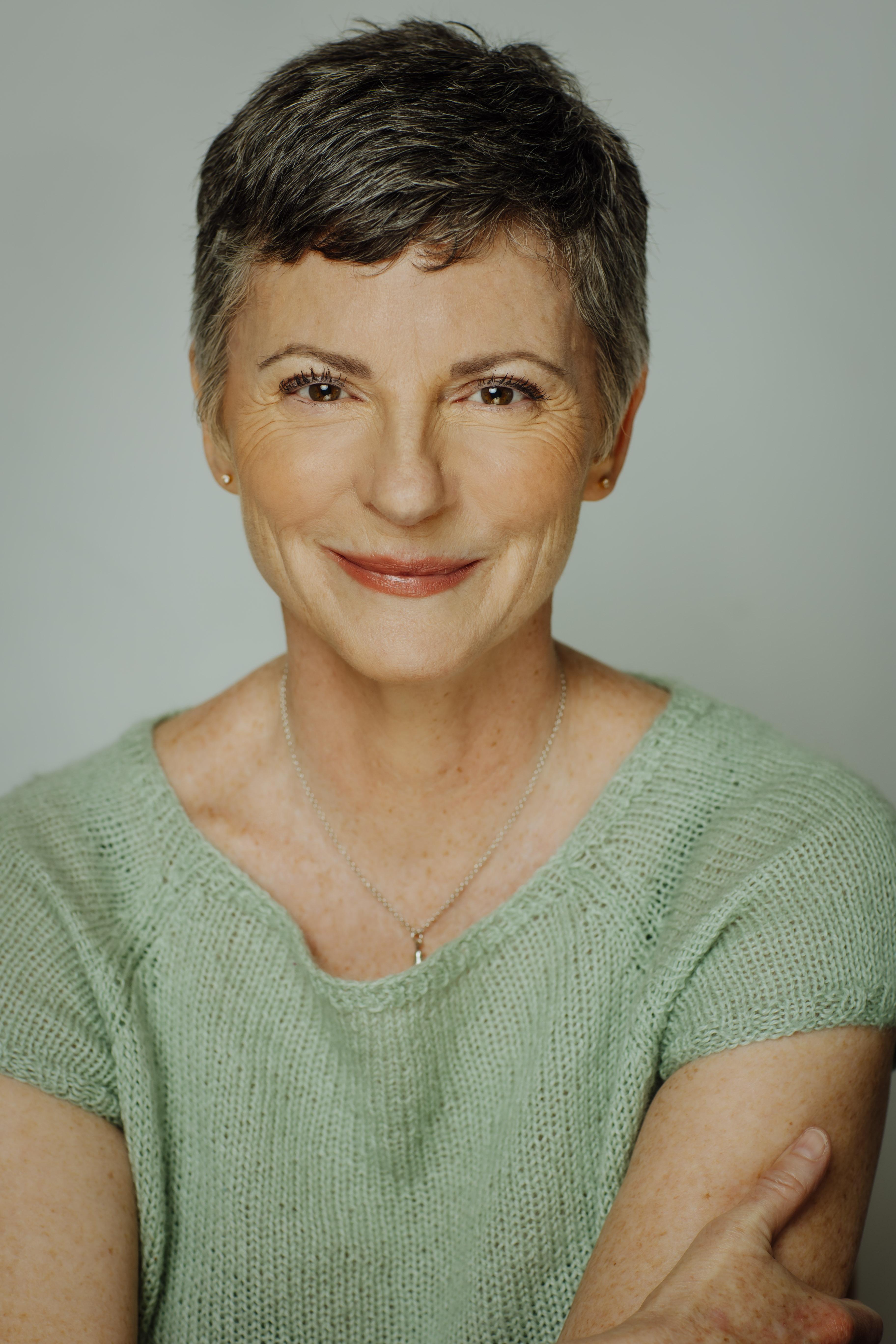 actor Kathryn Dobbs large photo