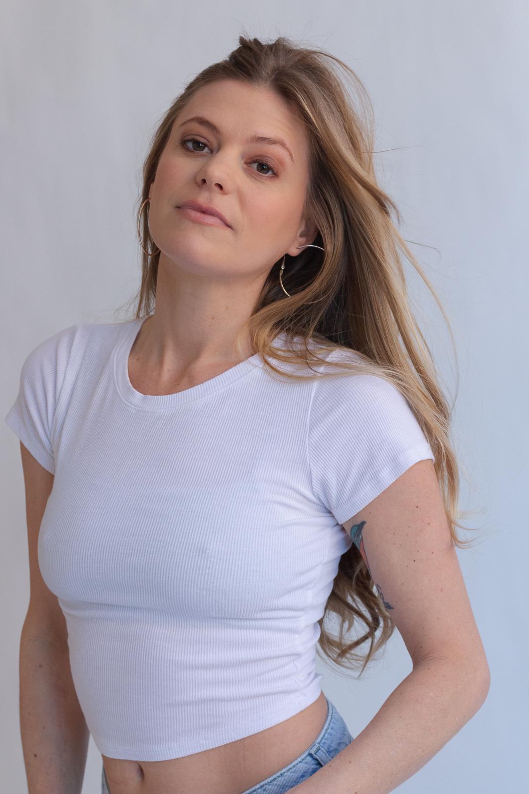 actor Joy Donze large photo