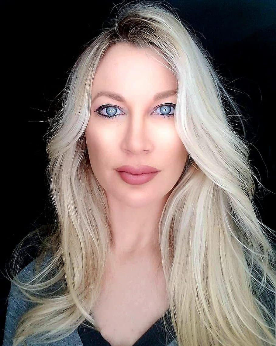 actor Roselyn Kasmire large photo