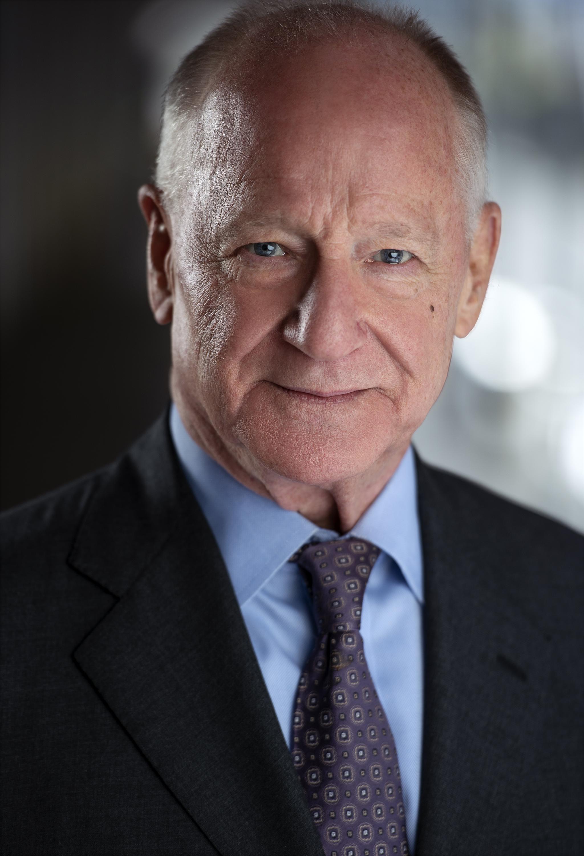 actor Tom Bair large photo