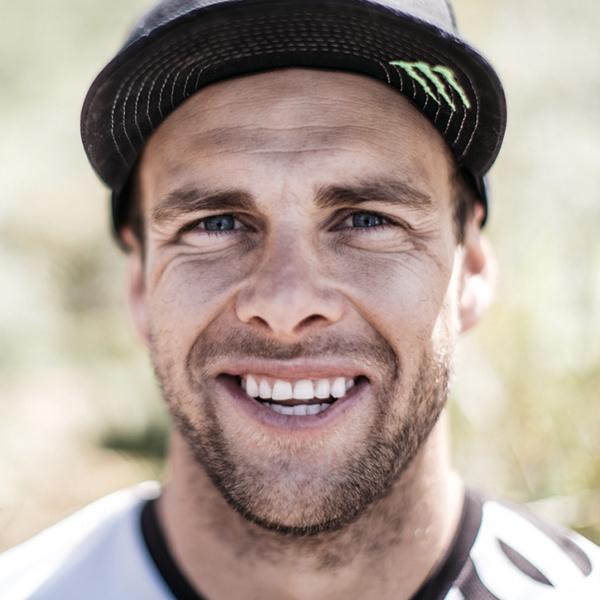 actor Cameron Zink large photo