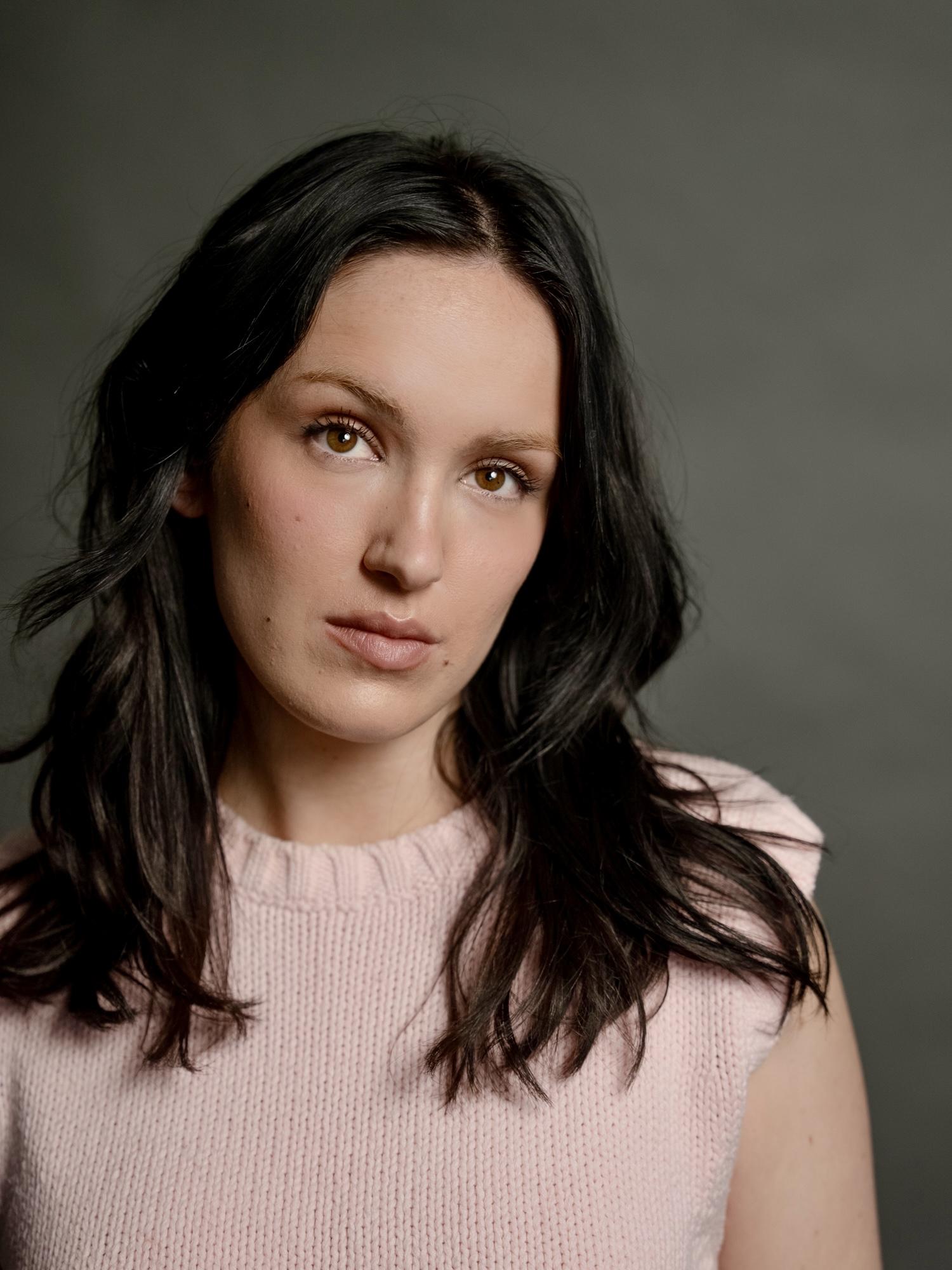 actor Alexandra McDonald large photo