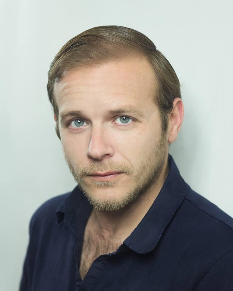 actor James Robson large photo