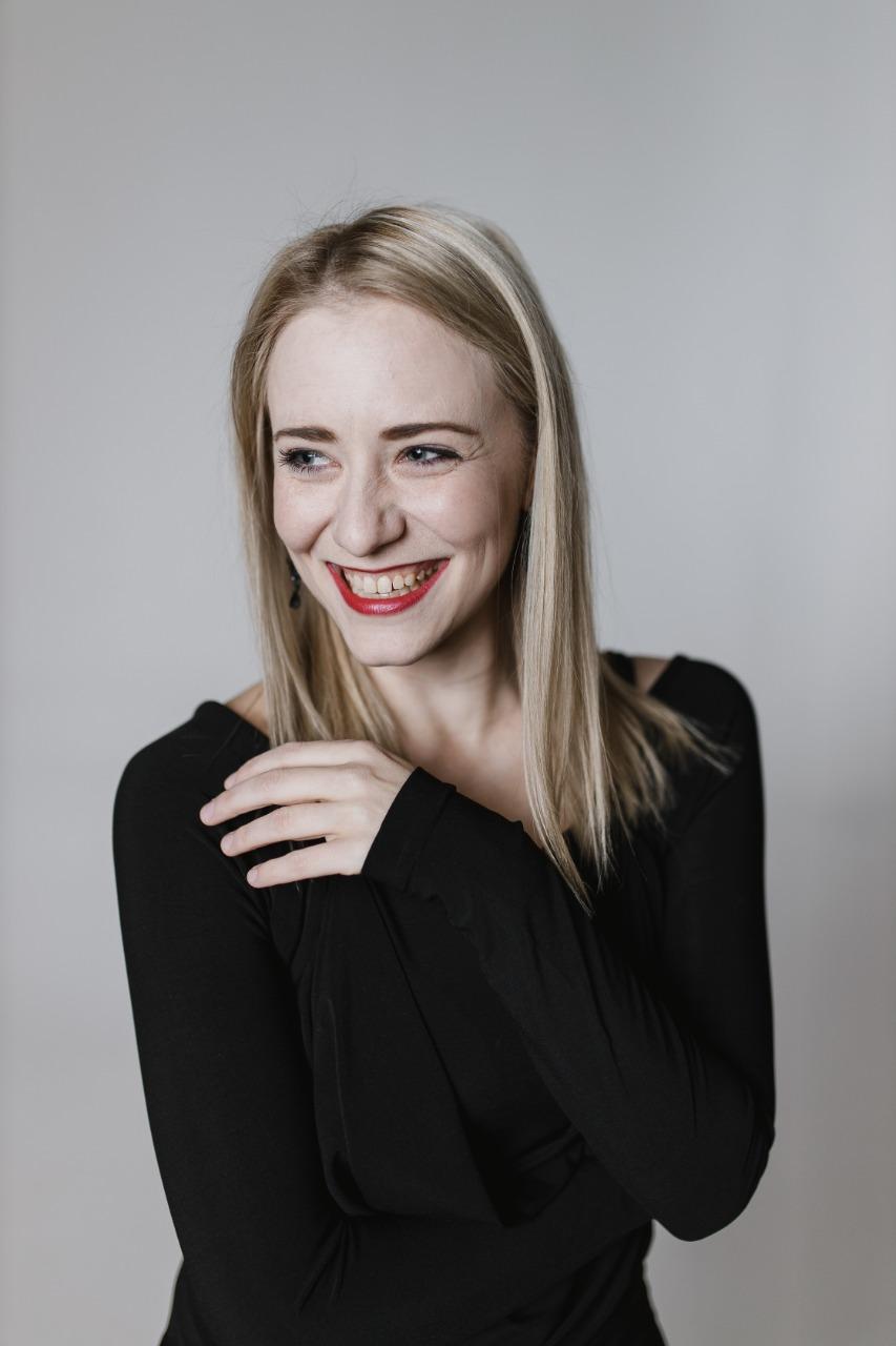 actor Michelle Van Der Nest large photo