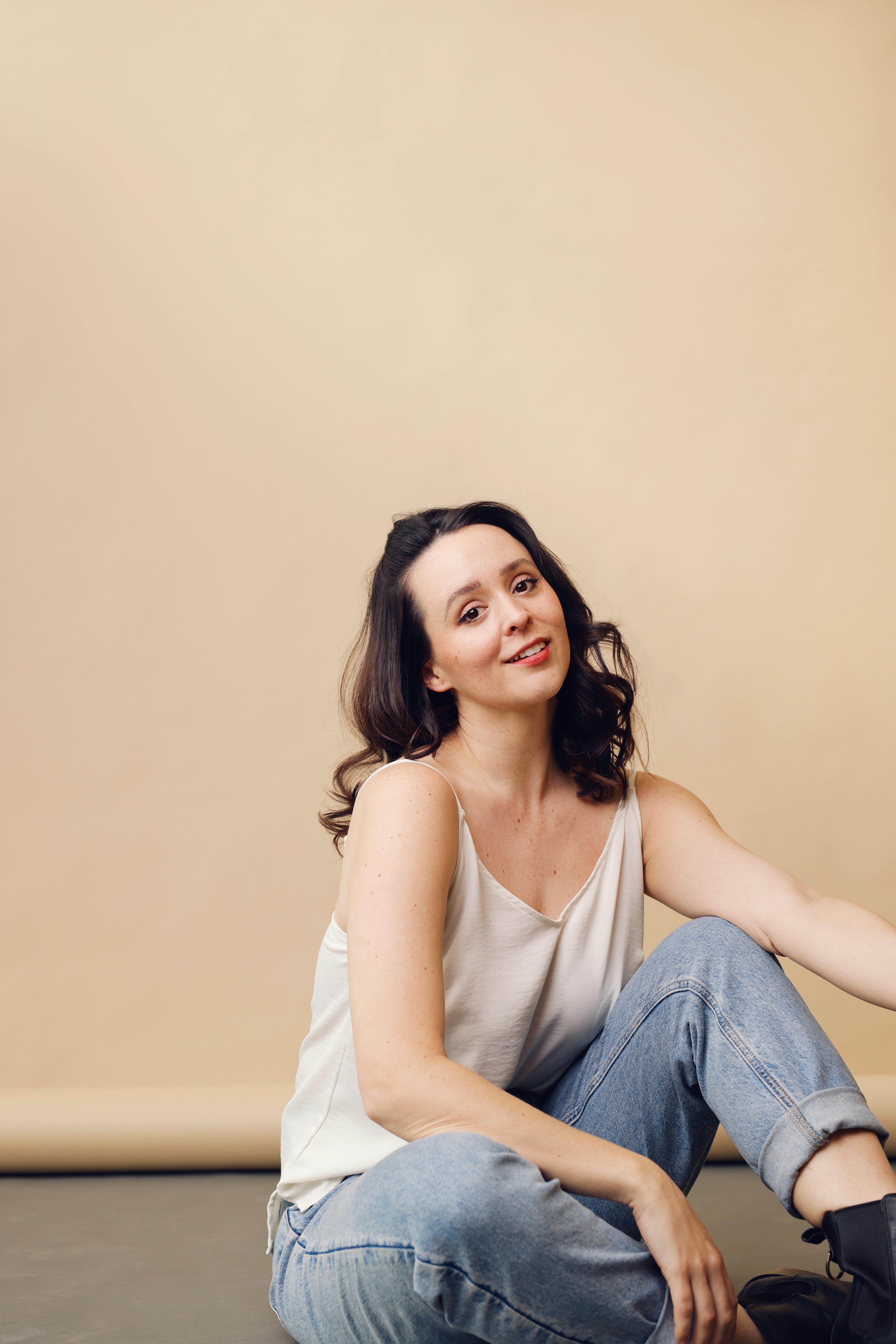 actor Sarah Grace Hart large photo