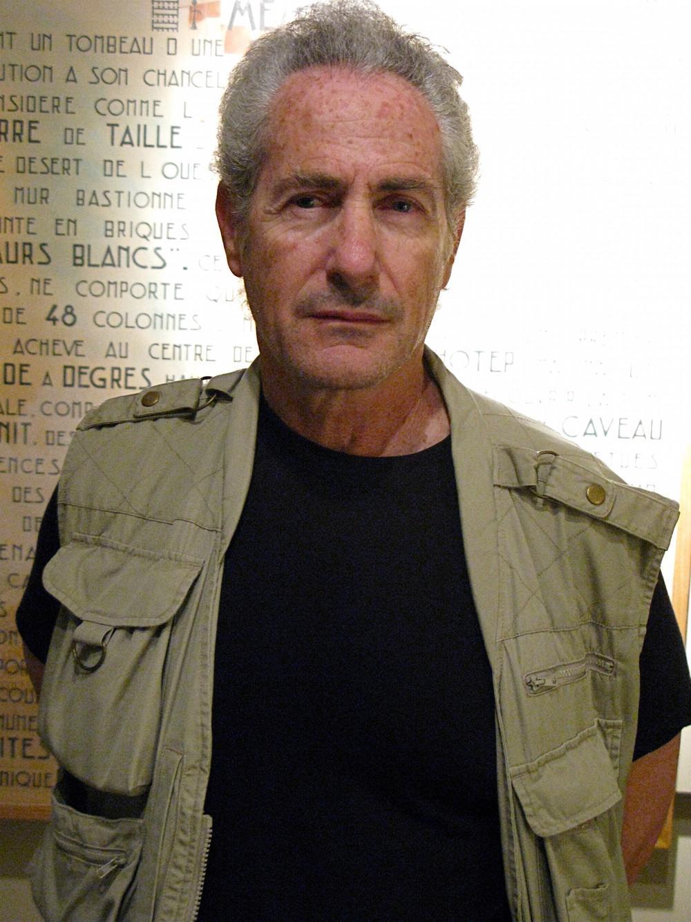 actor Barry Gifford large photo