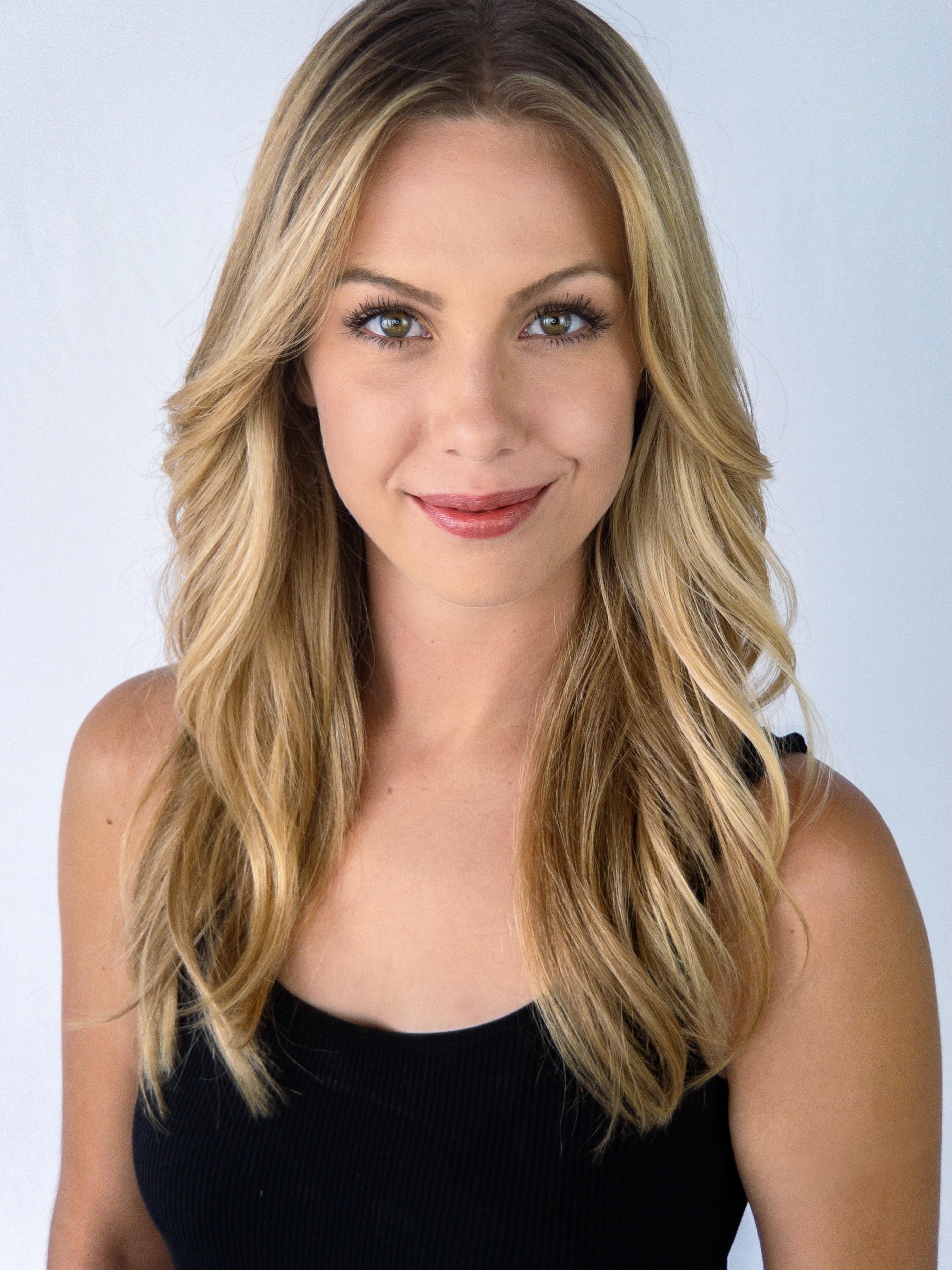 actor Harris Elizabeth King large photo