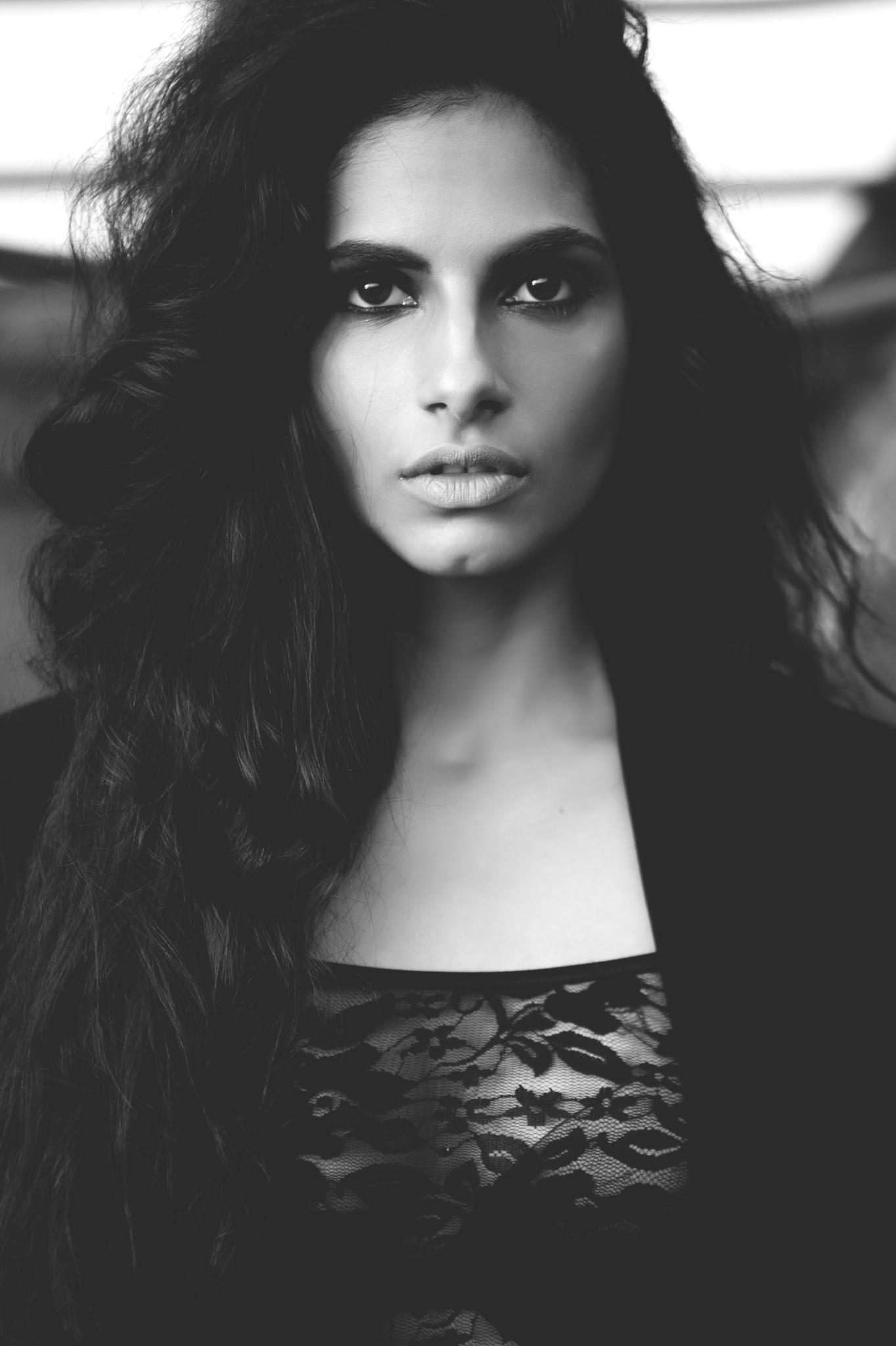 actor Mahnaz Damania large photo