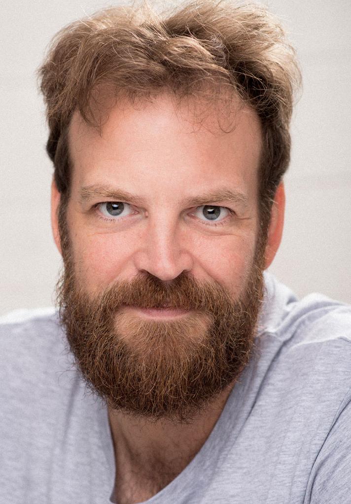 actor Fran Cantos large photo