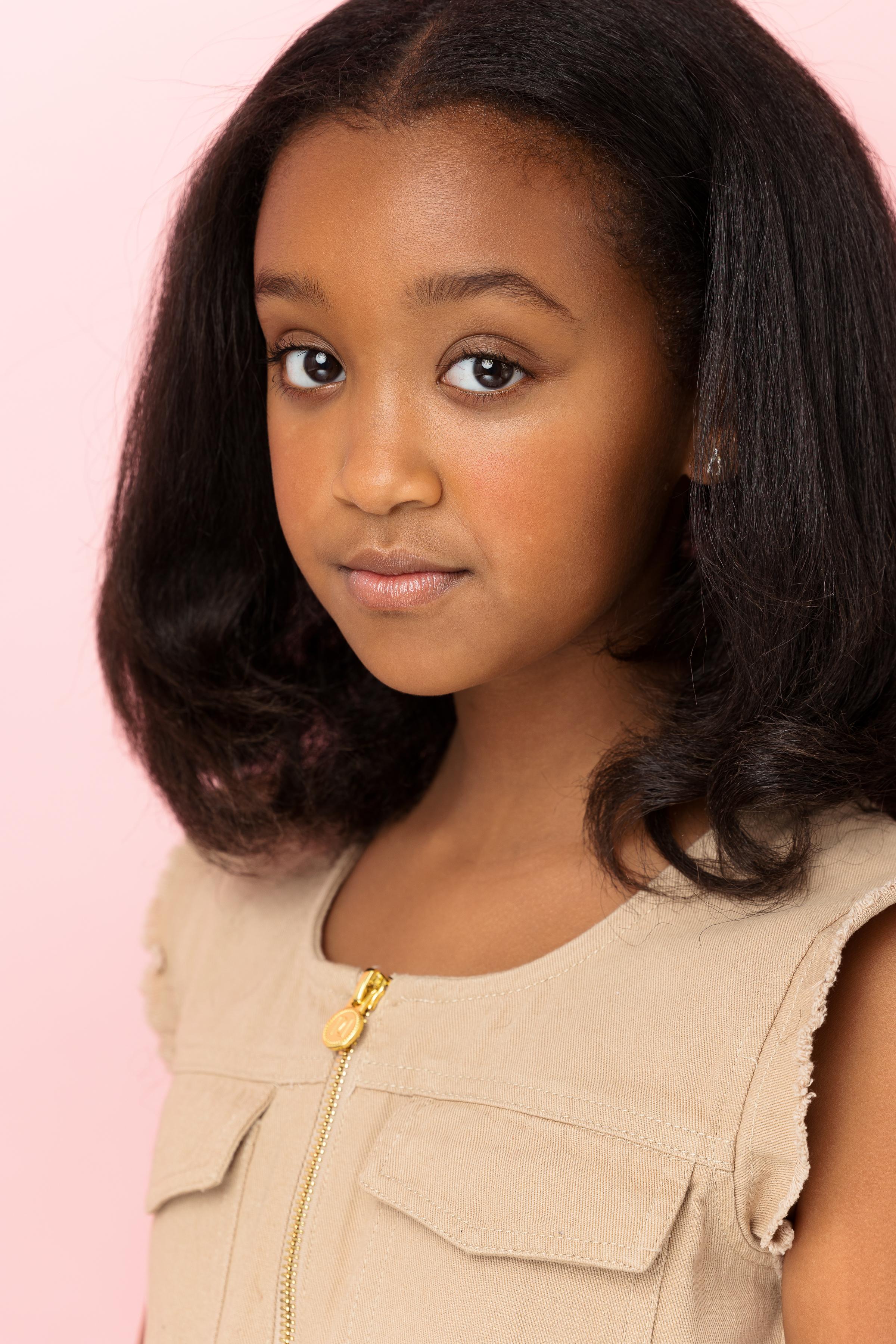 actor Solyana Girum large photo