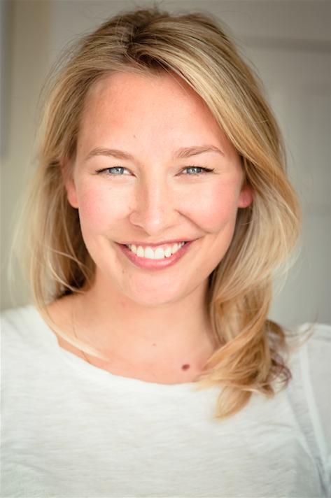 actor Sophie Henderson large photo