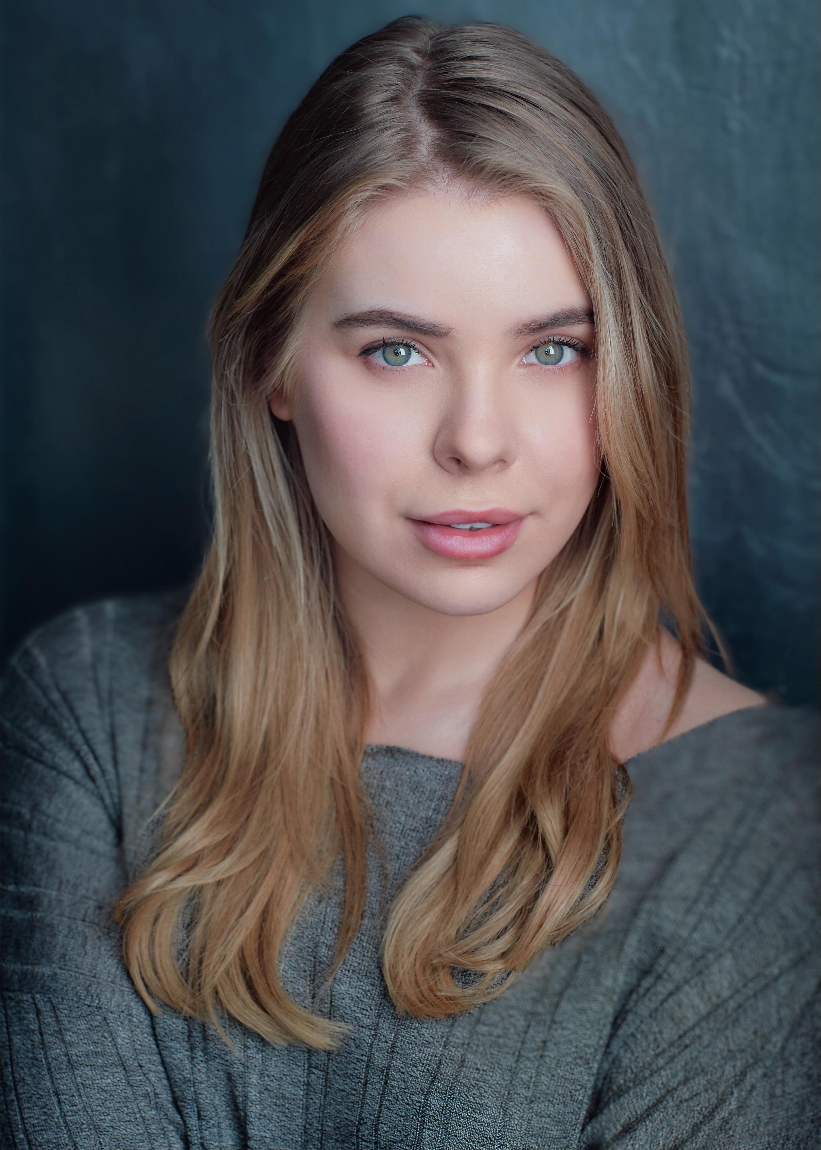 actor Lucy Parker Byrne large photo