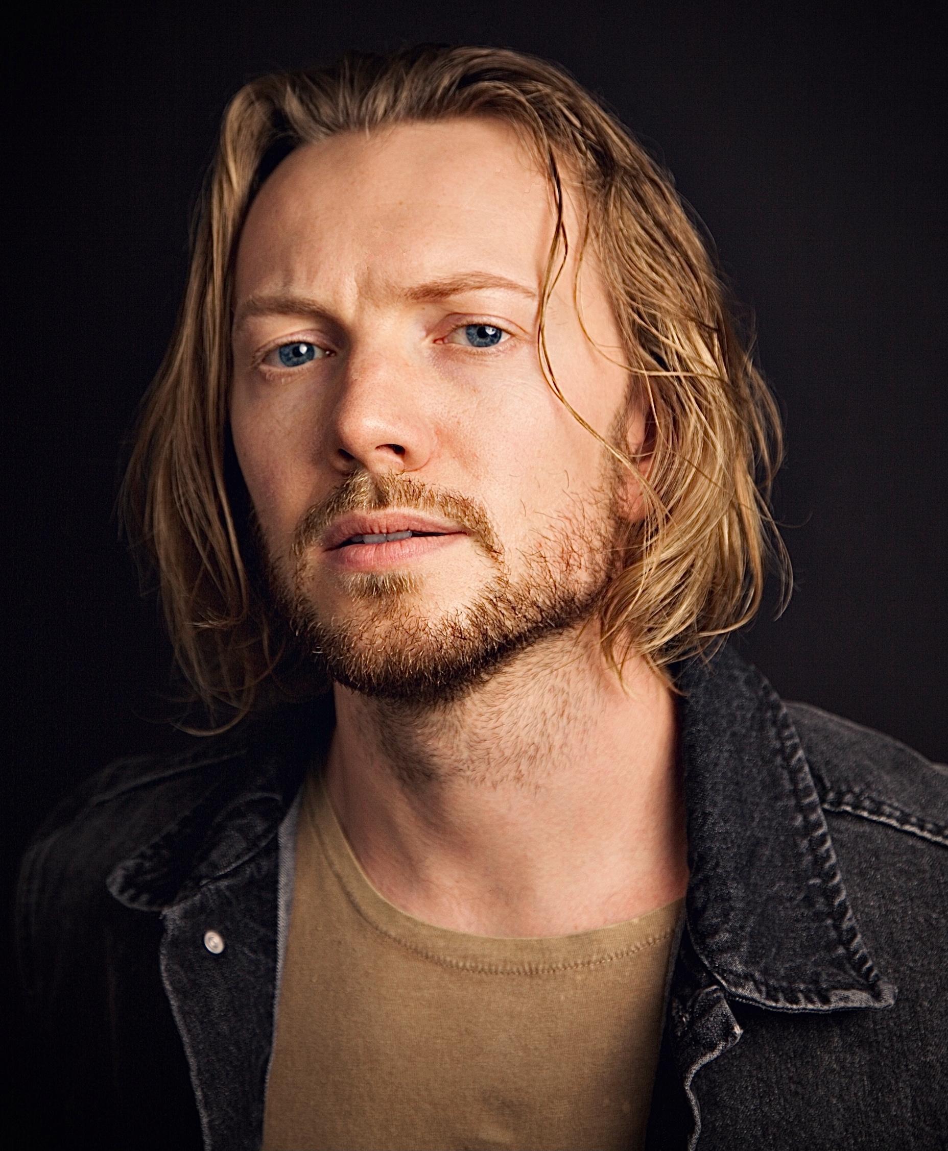 actor Sam Meader large photo