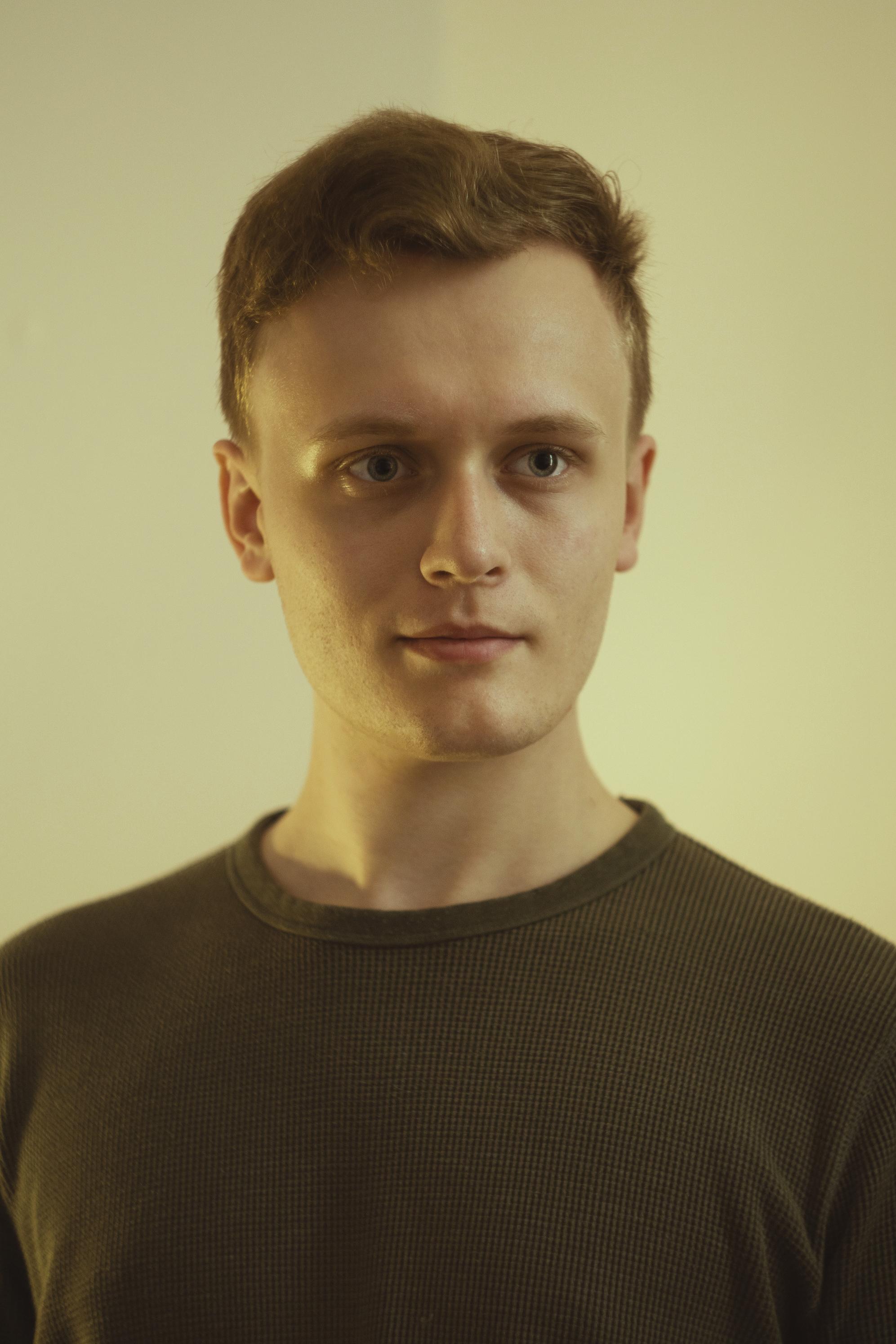 actor Alex Chorley large photo