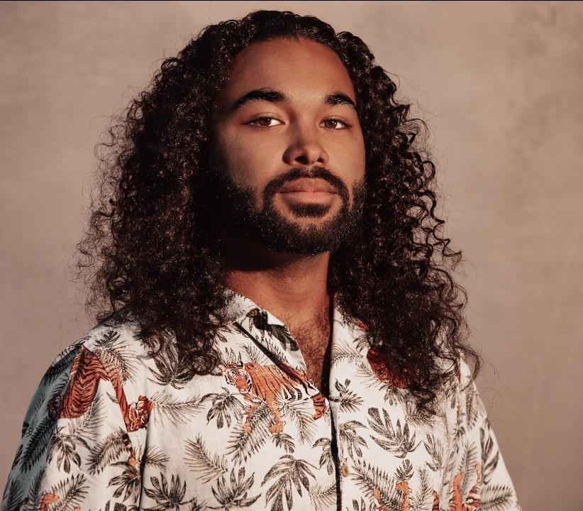 actor Qalil Ismail large photo