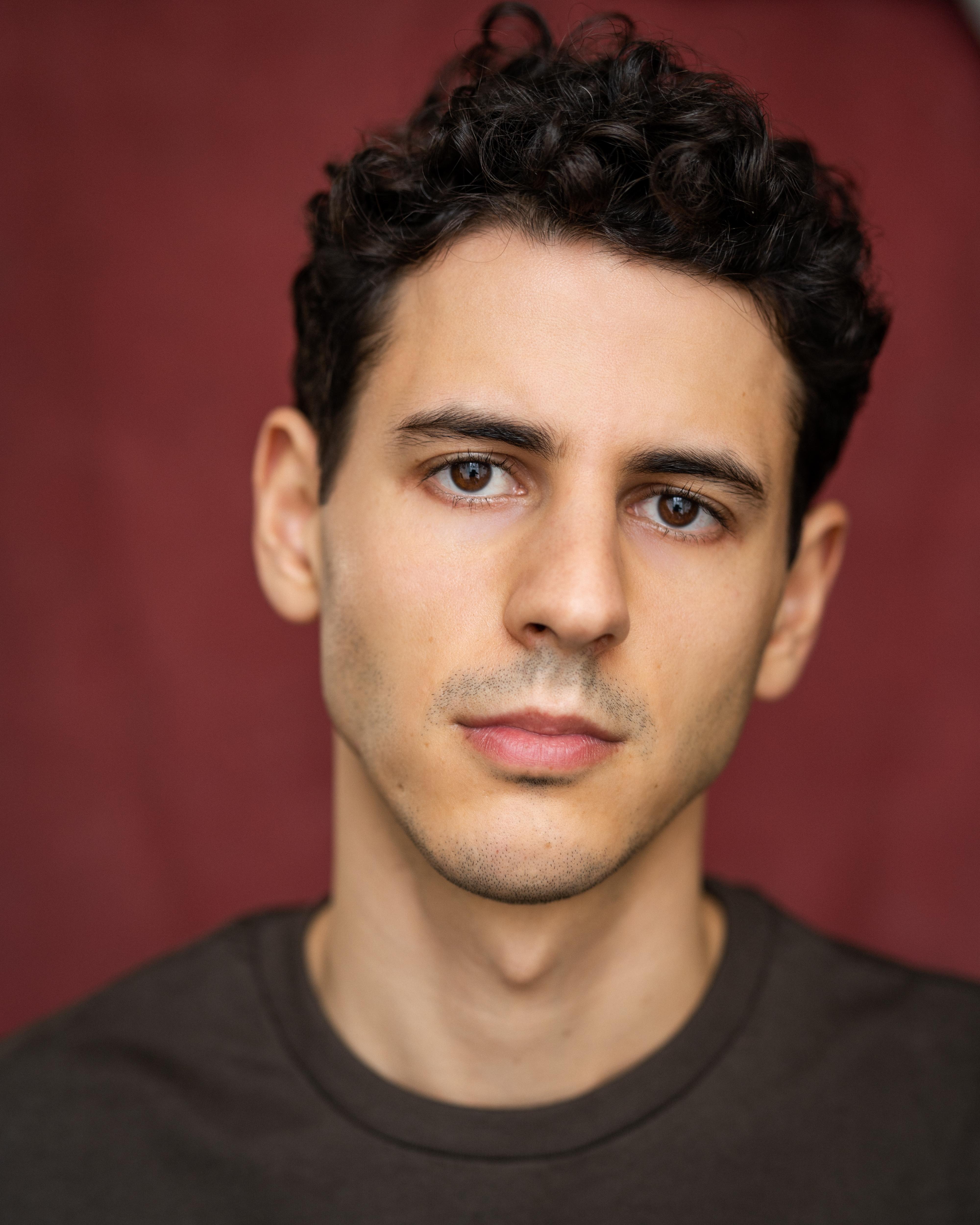 actor Michael Monicatti large photo