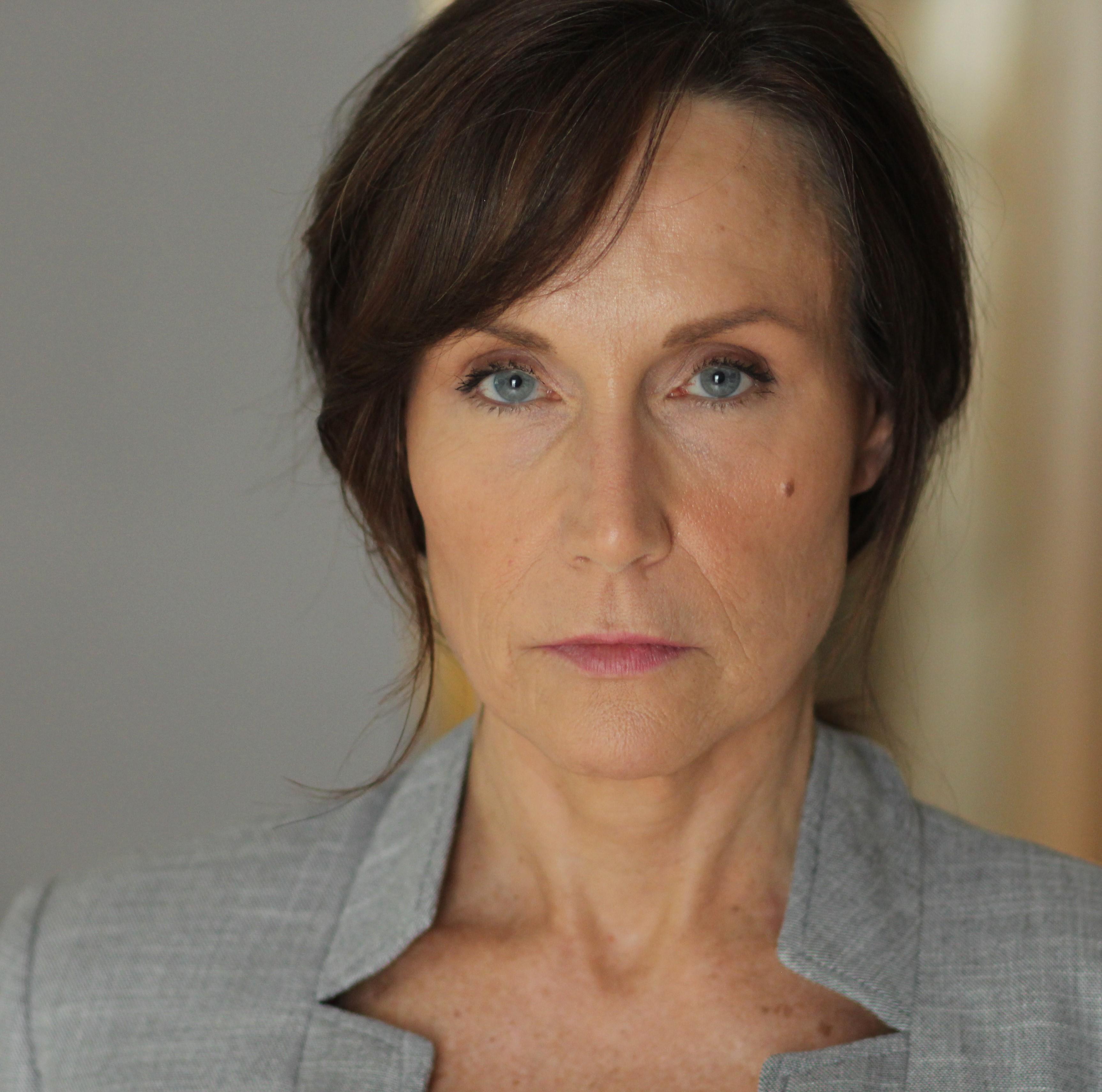 actor Lynne Marie Triebold large photo