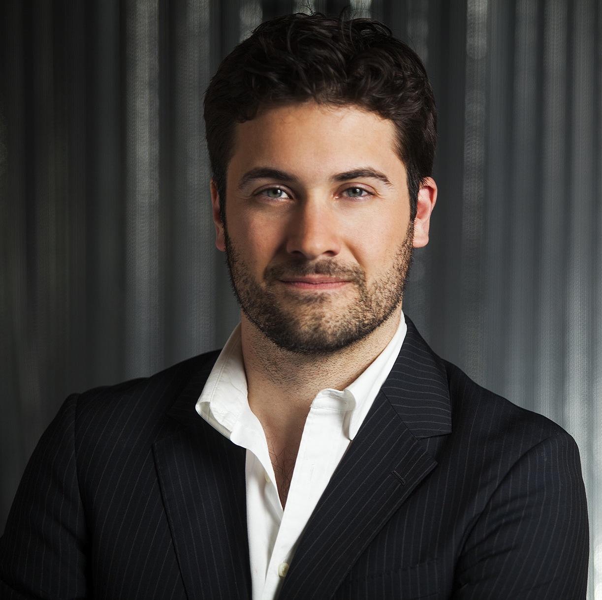 actor Stephen Christy large photo