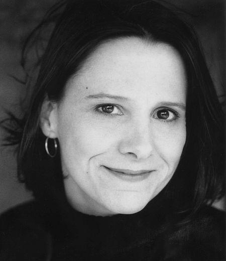 actor Moya O'Shea large photo