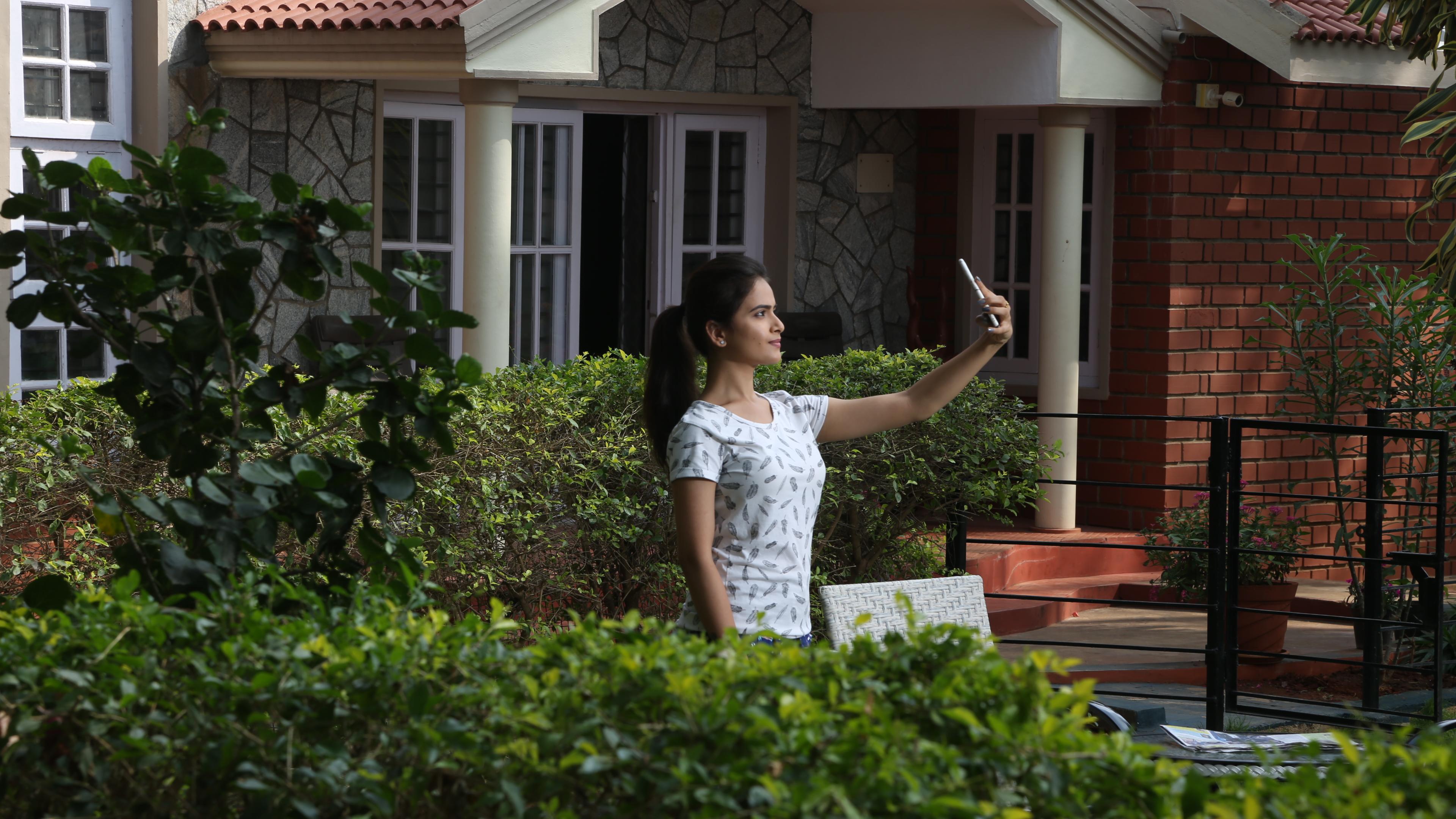 actor Siri Prahlad large photo