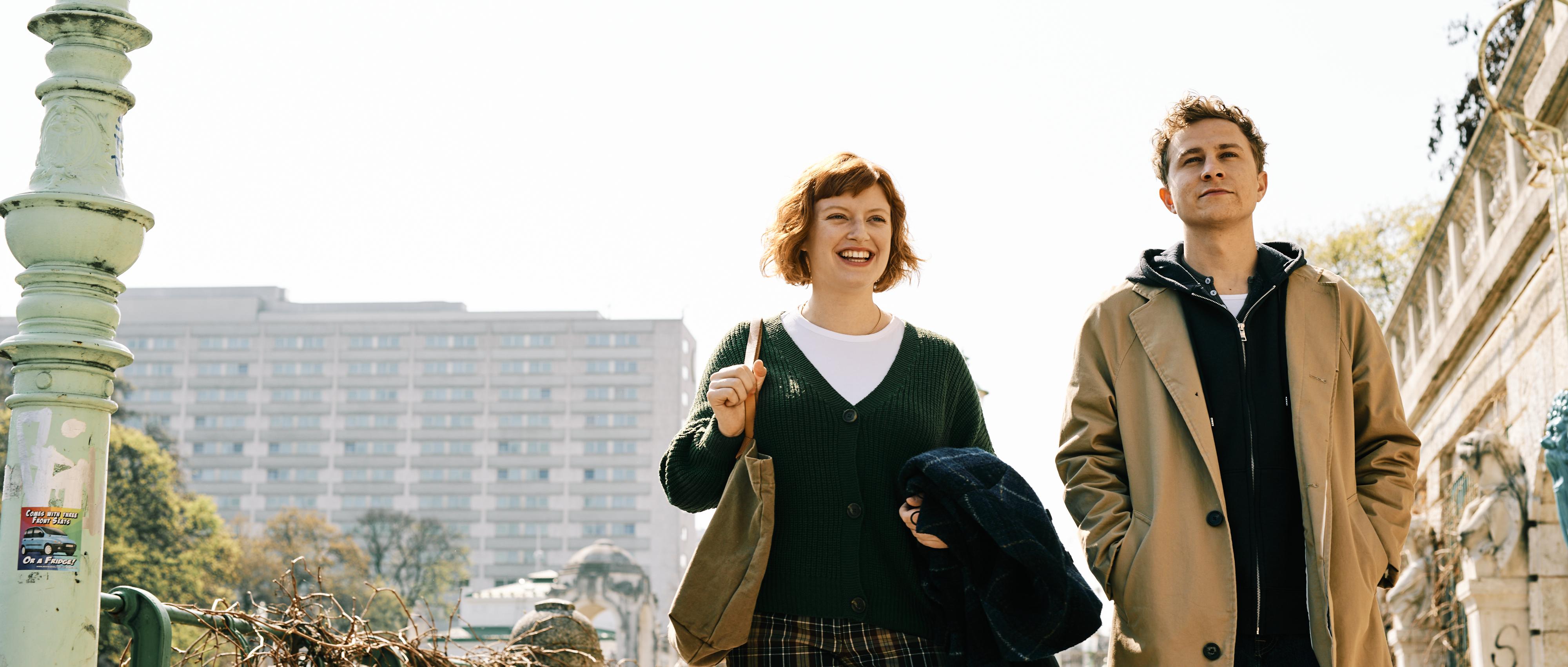 actor Maeve Metelka large photo