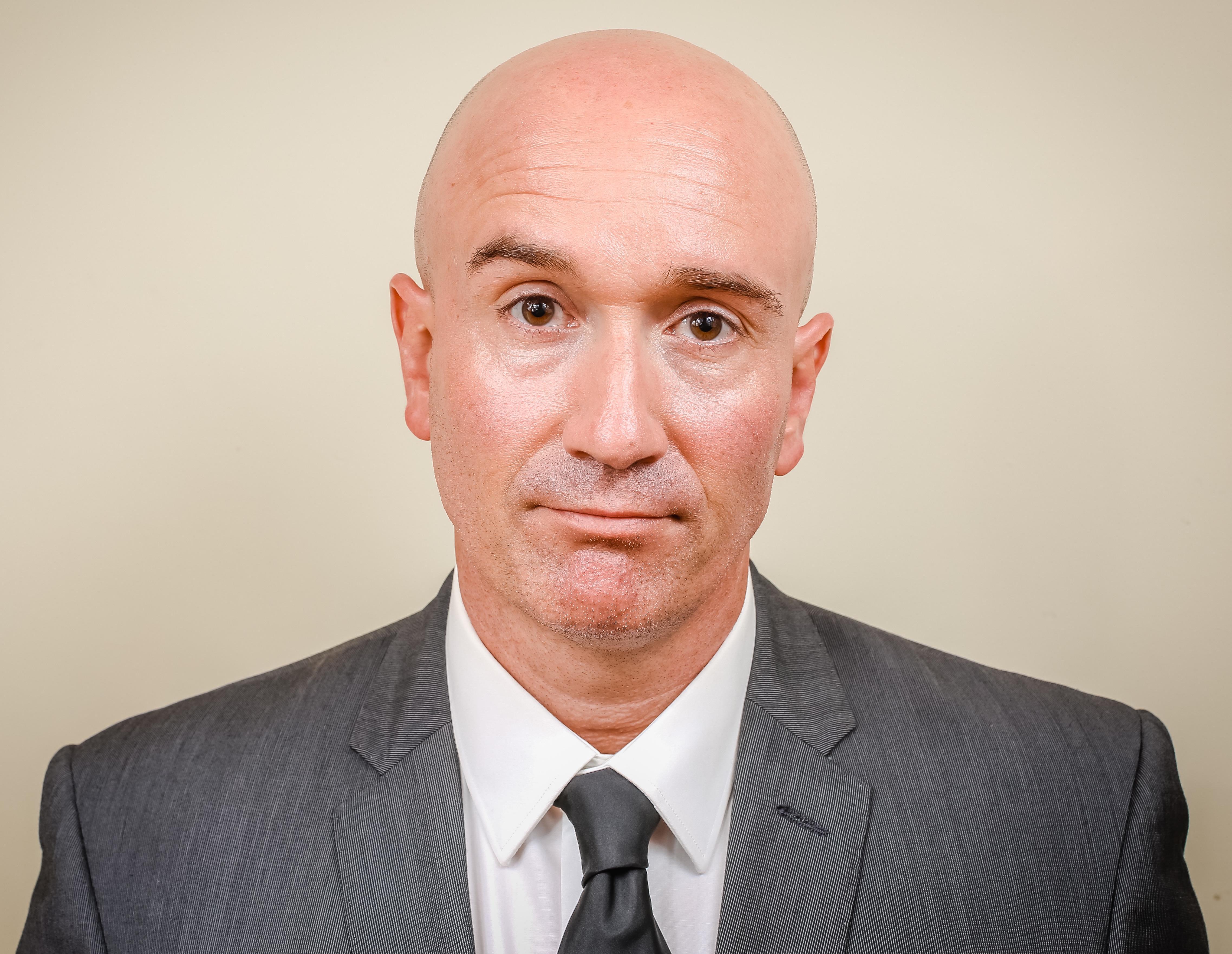 actor Simon Kennedy large photo