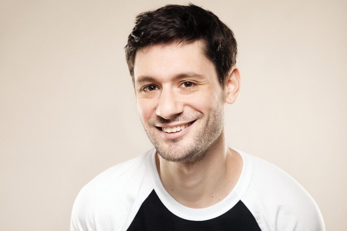 actor Adam Newman large photo