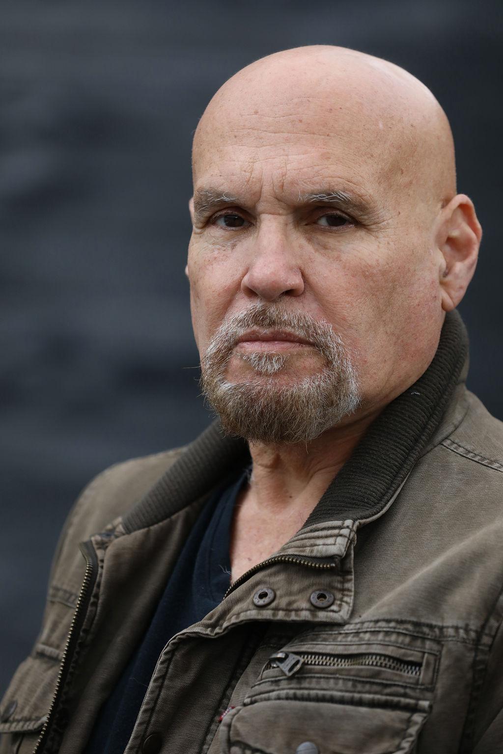 actor Robert Javinett large photo