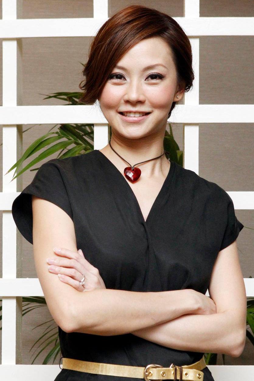 actor Lynn Poh large photo