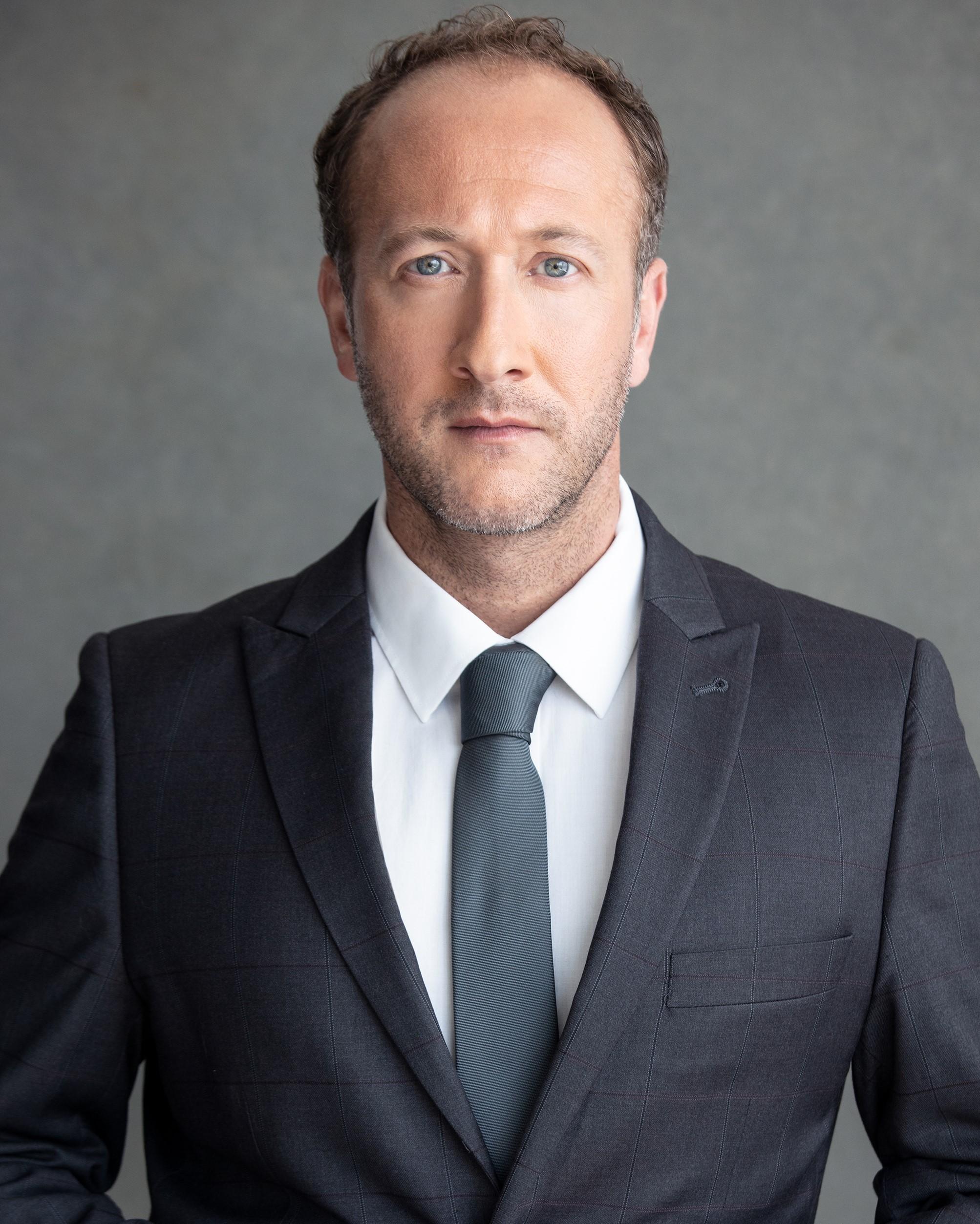 actor Perry Mucci large photo