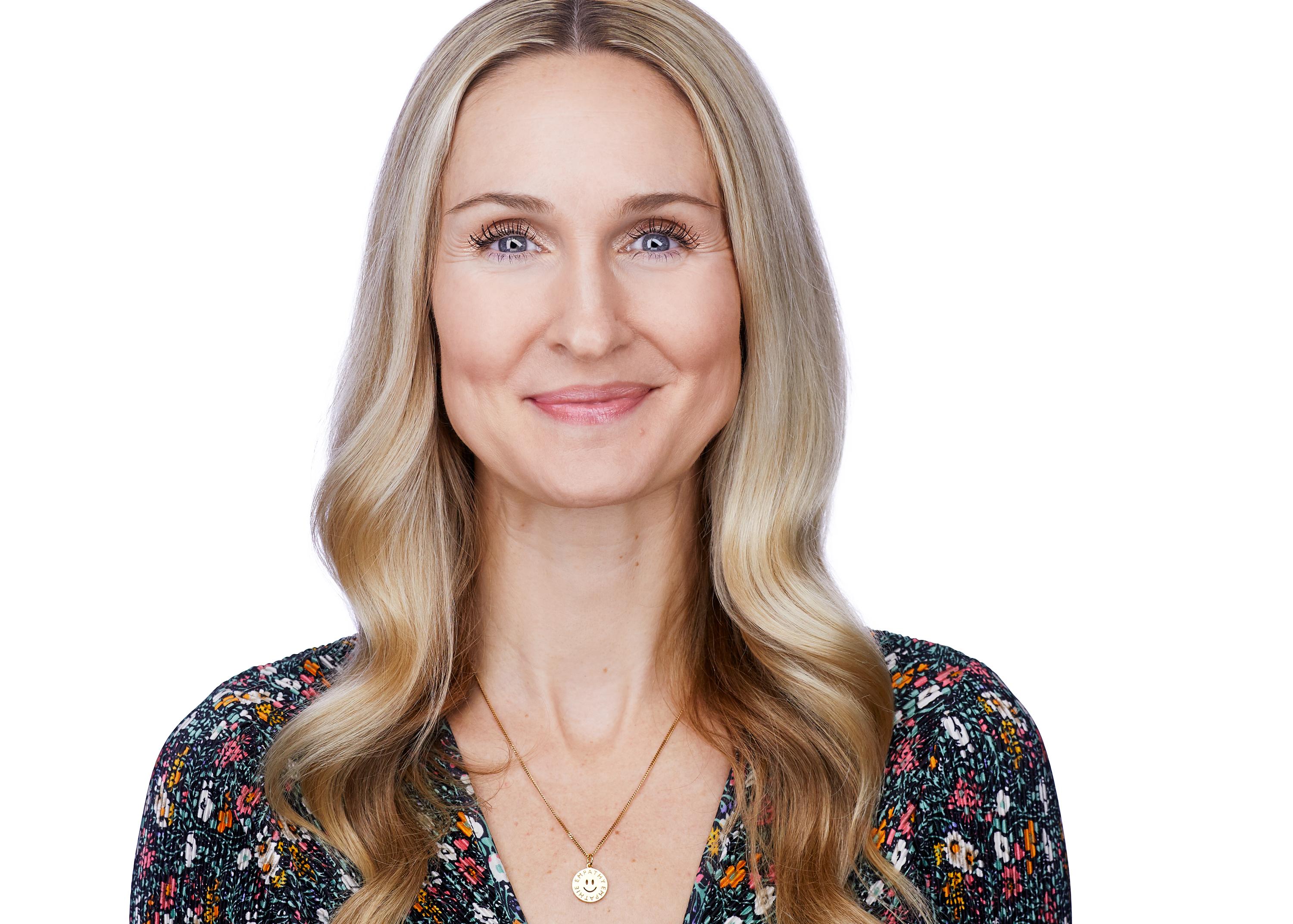 actor Kelly Godell large photo