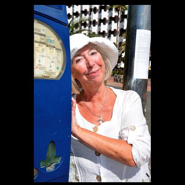 actor Lottie Ejebrant large photo