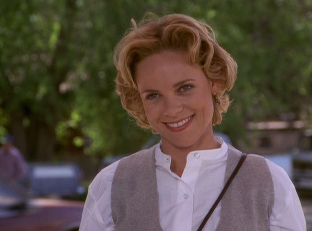 actor Maya McLaughlin large photo