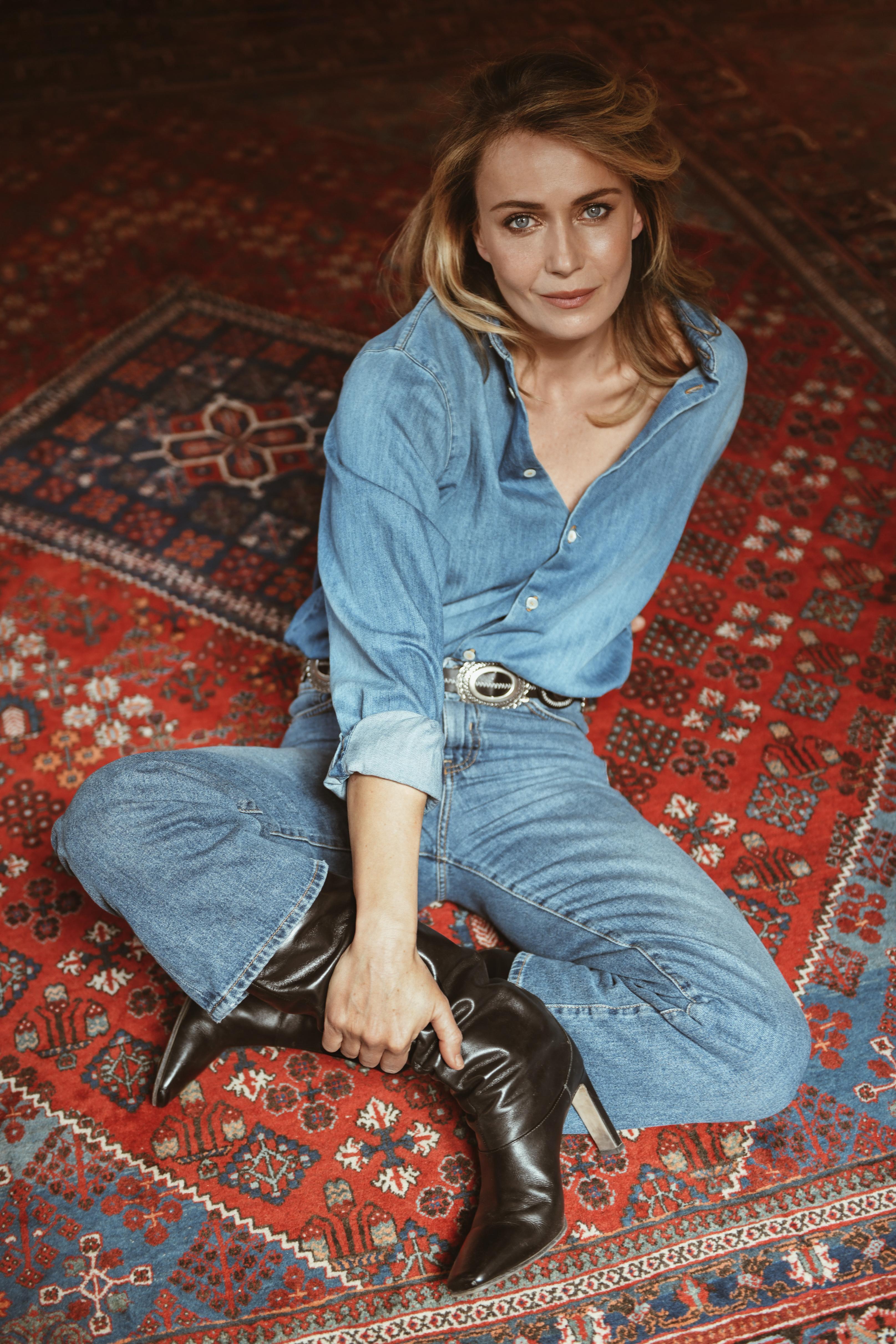 actor Lucia Mascino large photo