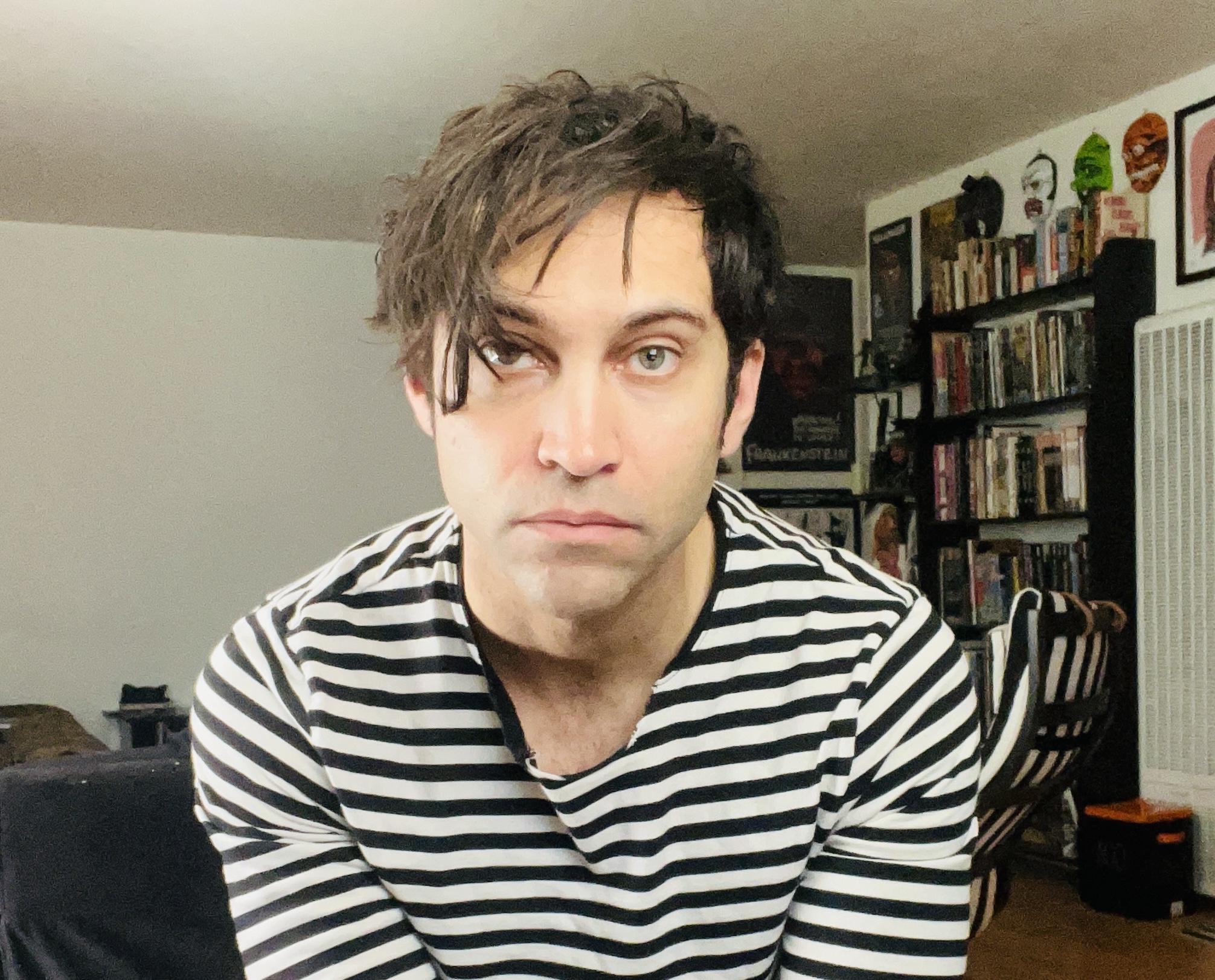 actor Mike Cuenca large photo