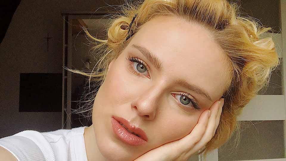 actor Zofia Domalik large photo