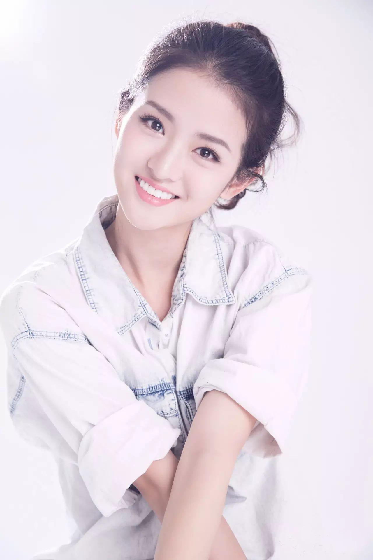 actor Mengqin Chen large photo