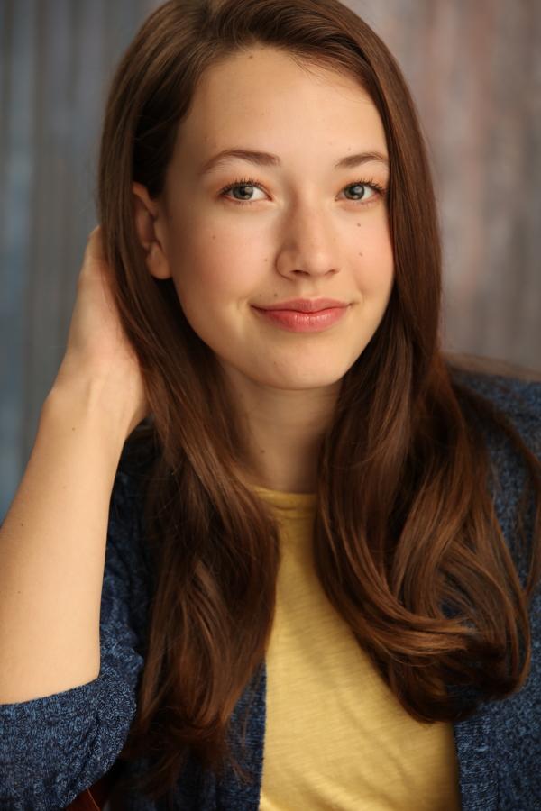 actor Chloe Beth Jones large photo