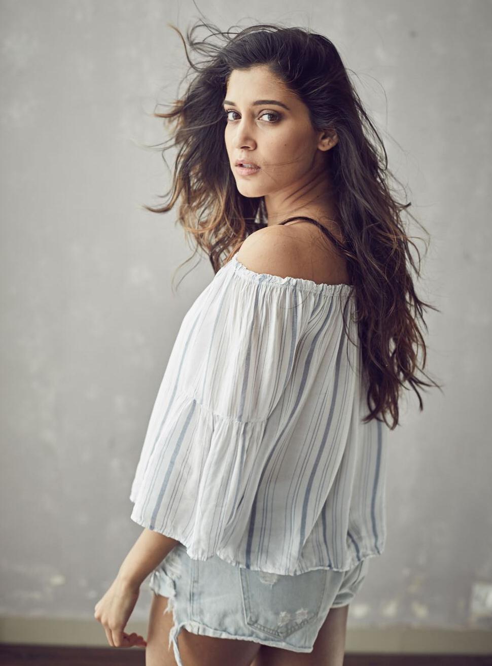 actor Aneesha Joshi large photo