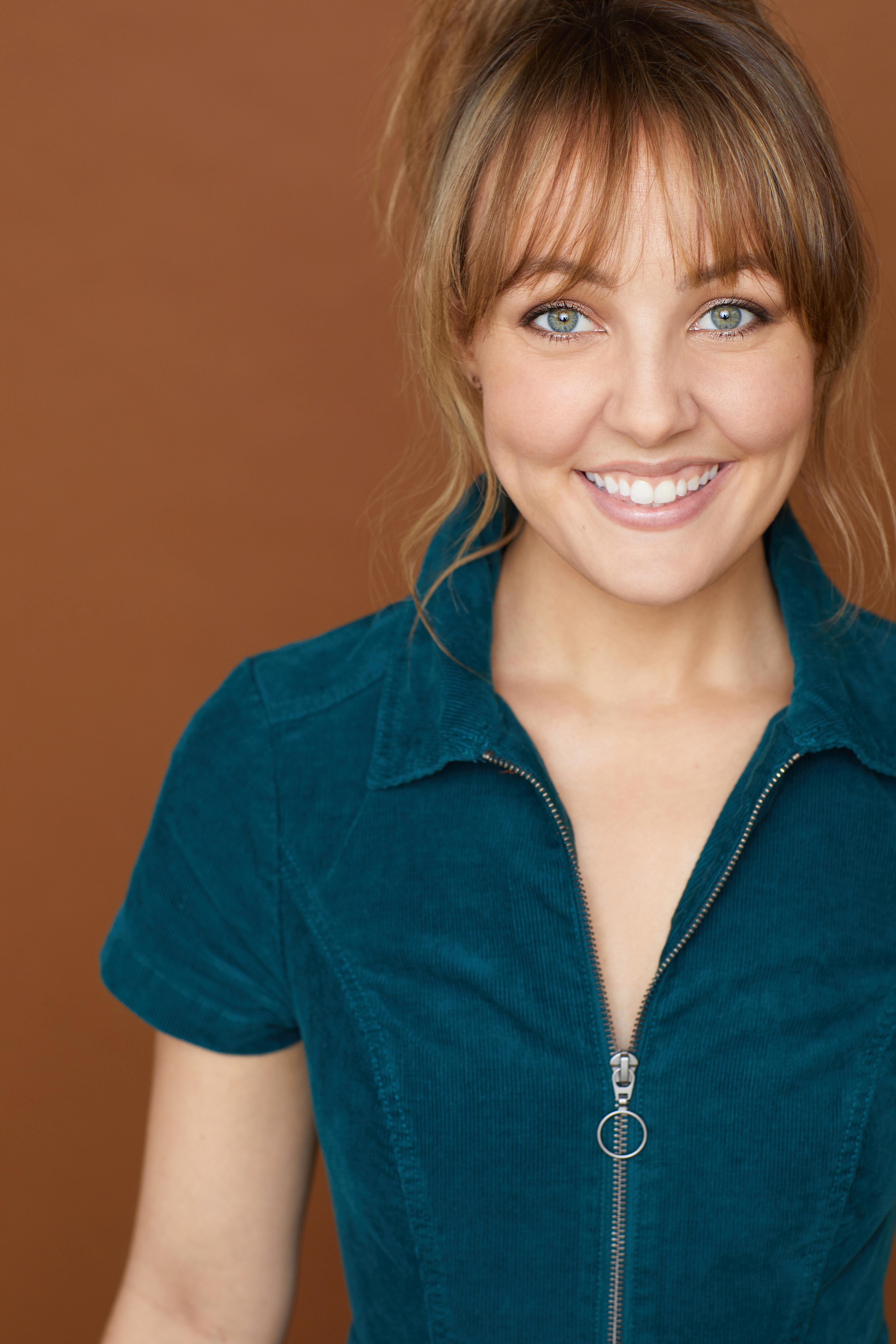 actor Brenna Larsen large photo