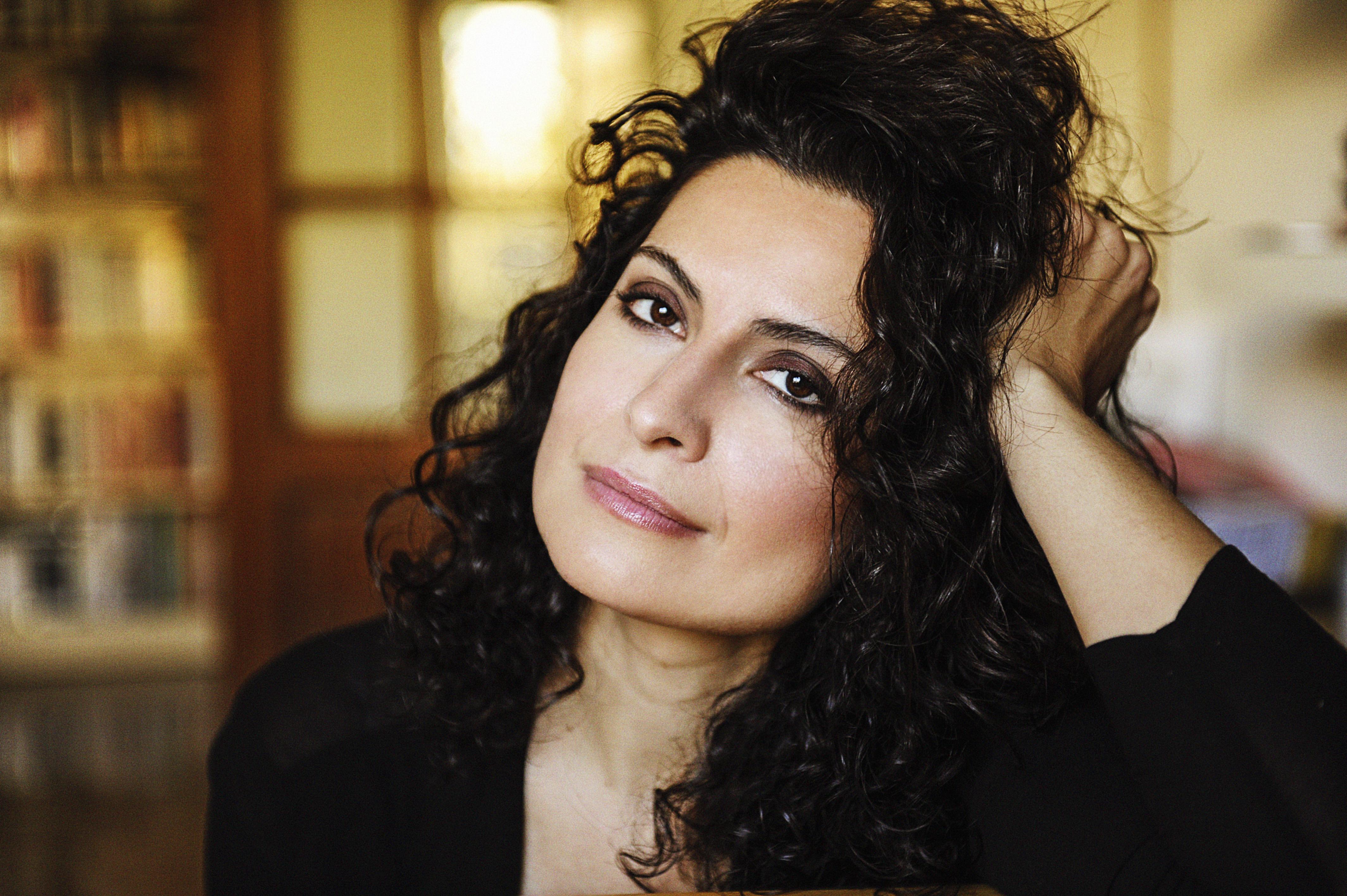 actor Ledicia Sola large photo