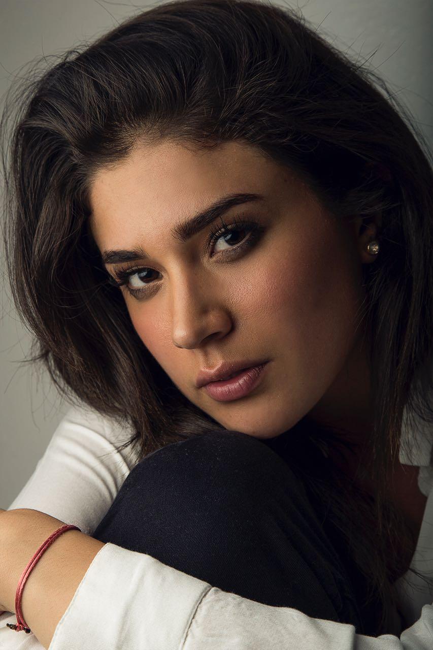 actor Claudia Zepeda large photo