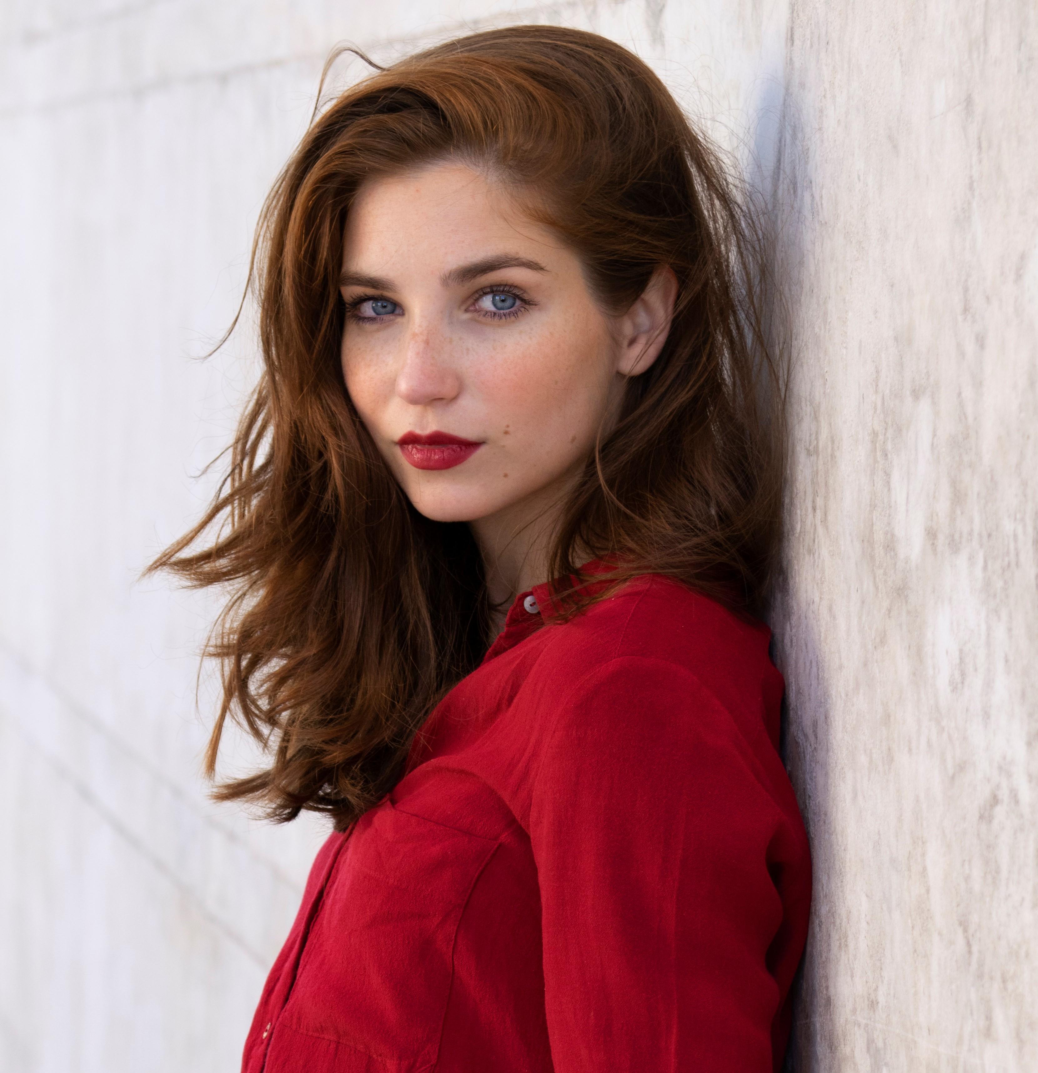 actor Anastasia Doaga large photo