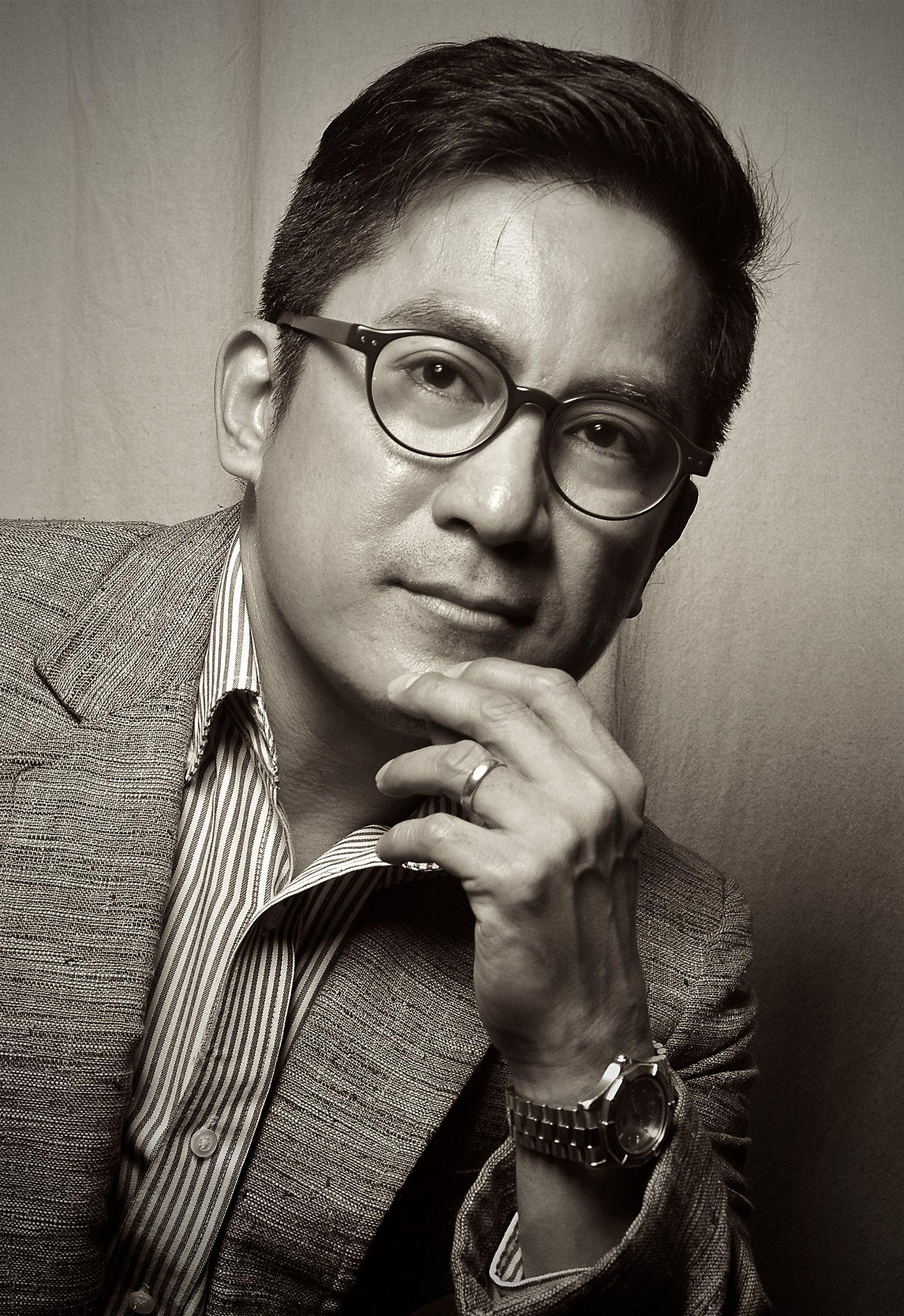 actor Robert Seña large photo