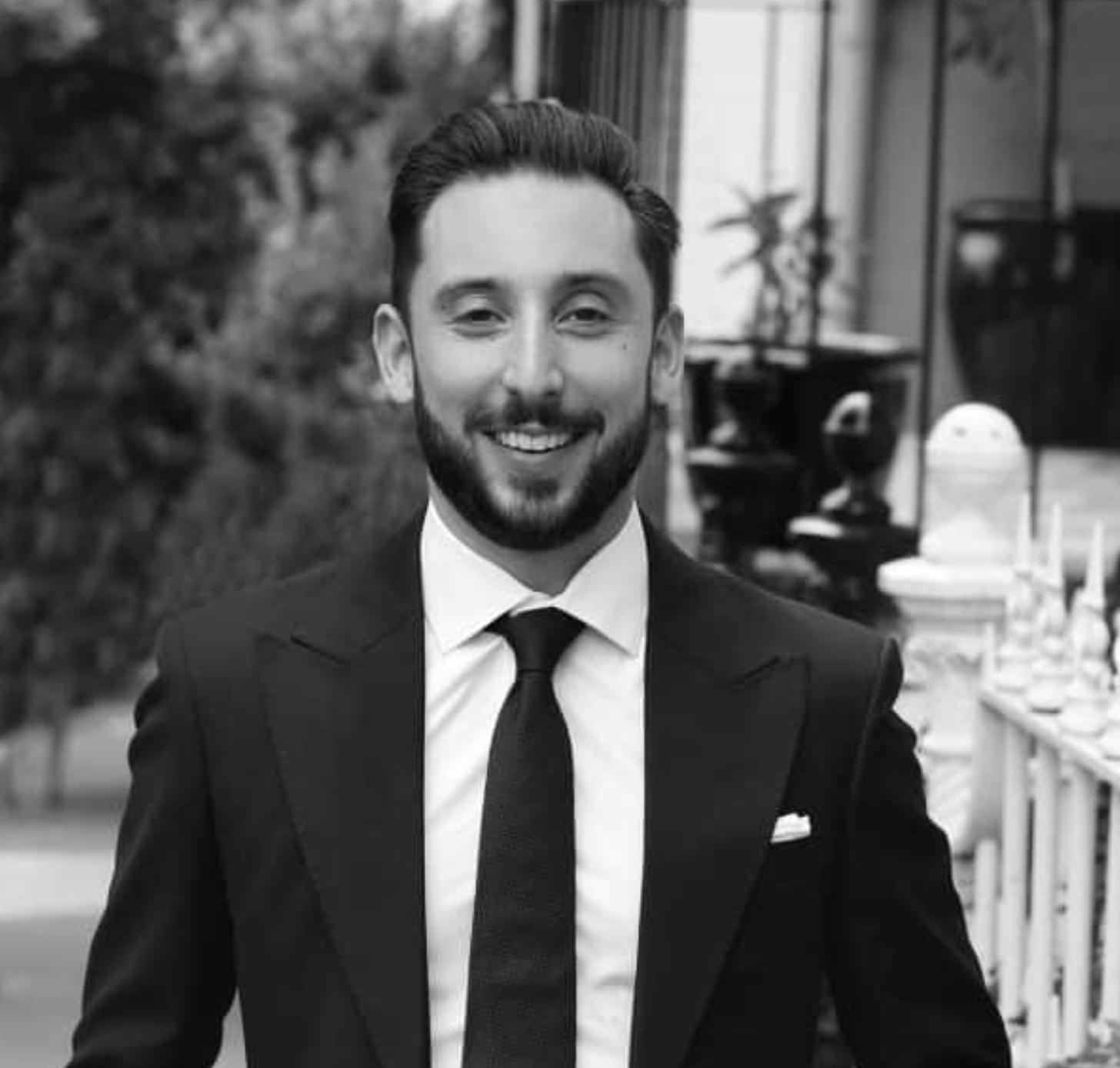 actor Simon Cohen large photo