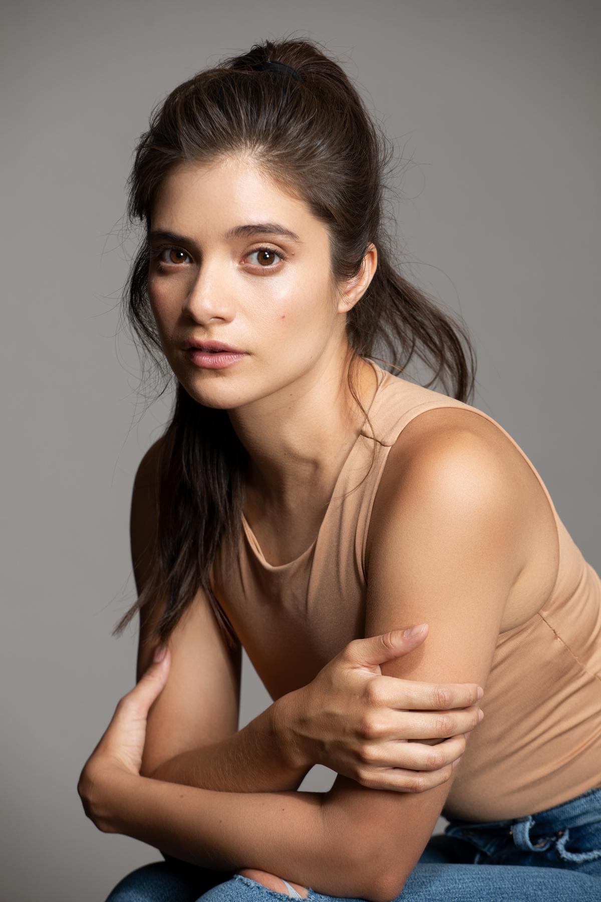 actor Karla Coronado large photo