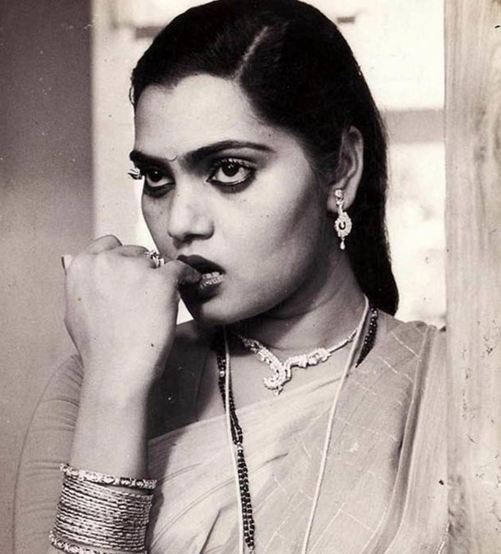 actor Silk Smitha large photo